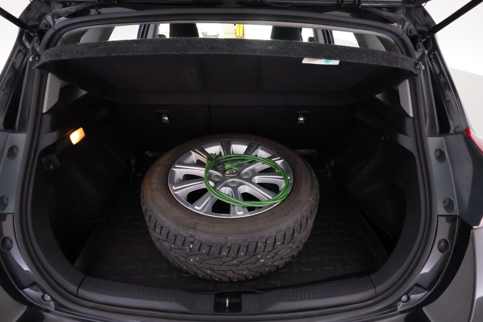 TOYOTA Auris 2015