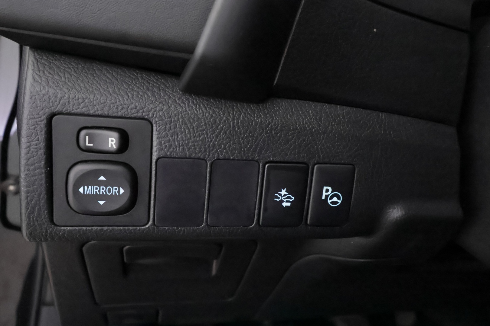 TOYOTA Auris 2015