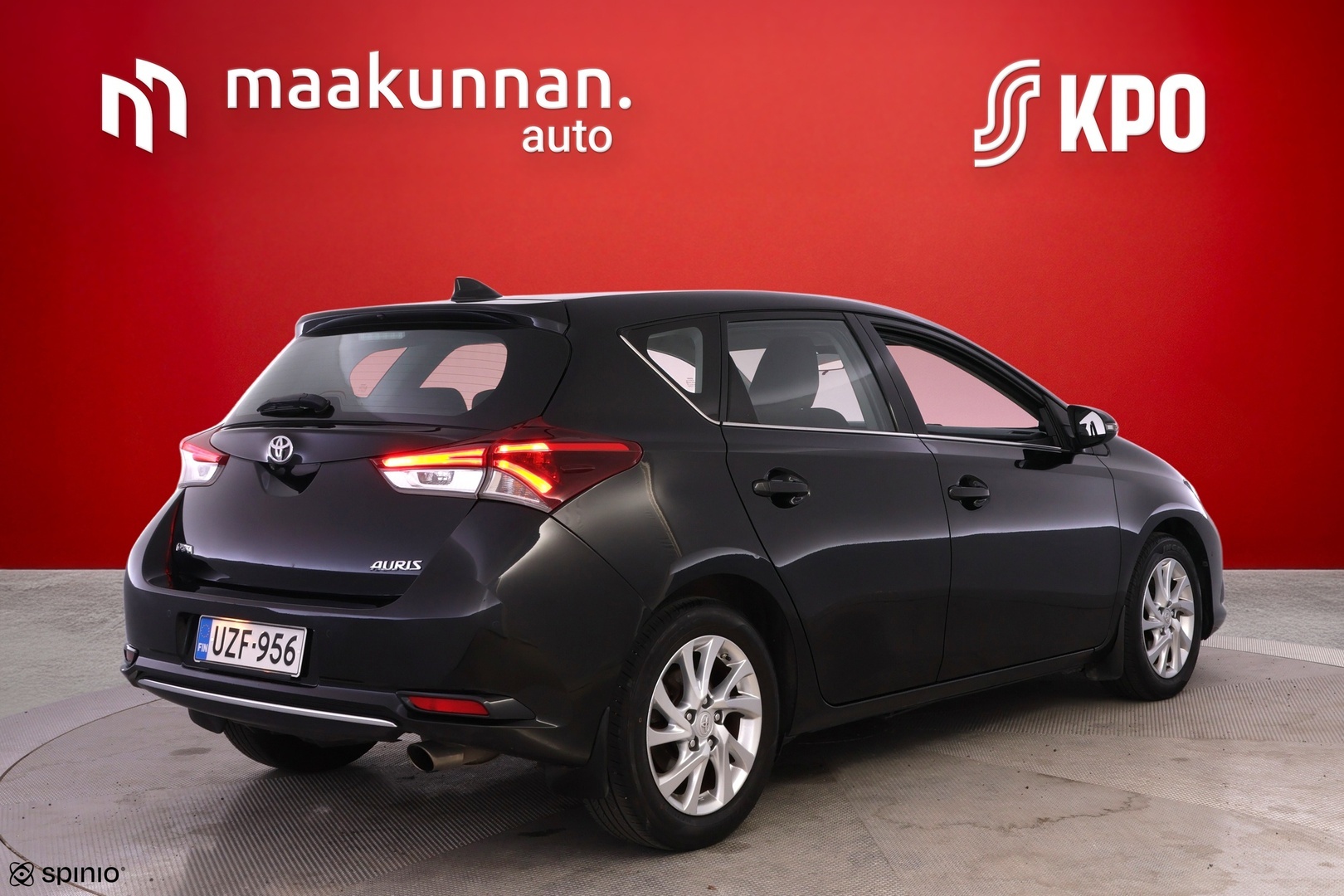 TOYOTA Auris 2015