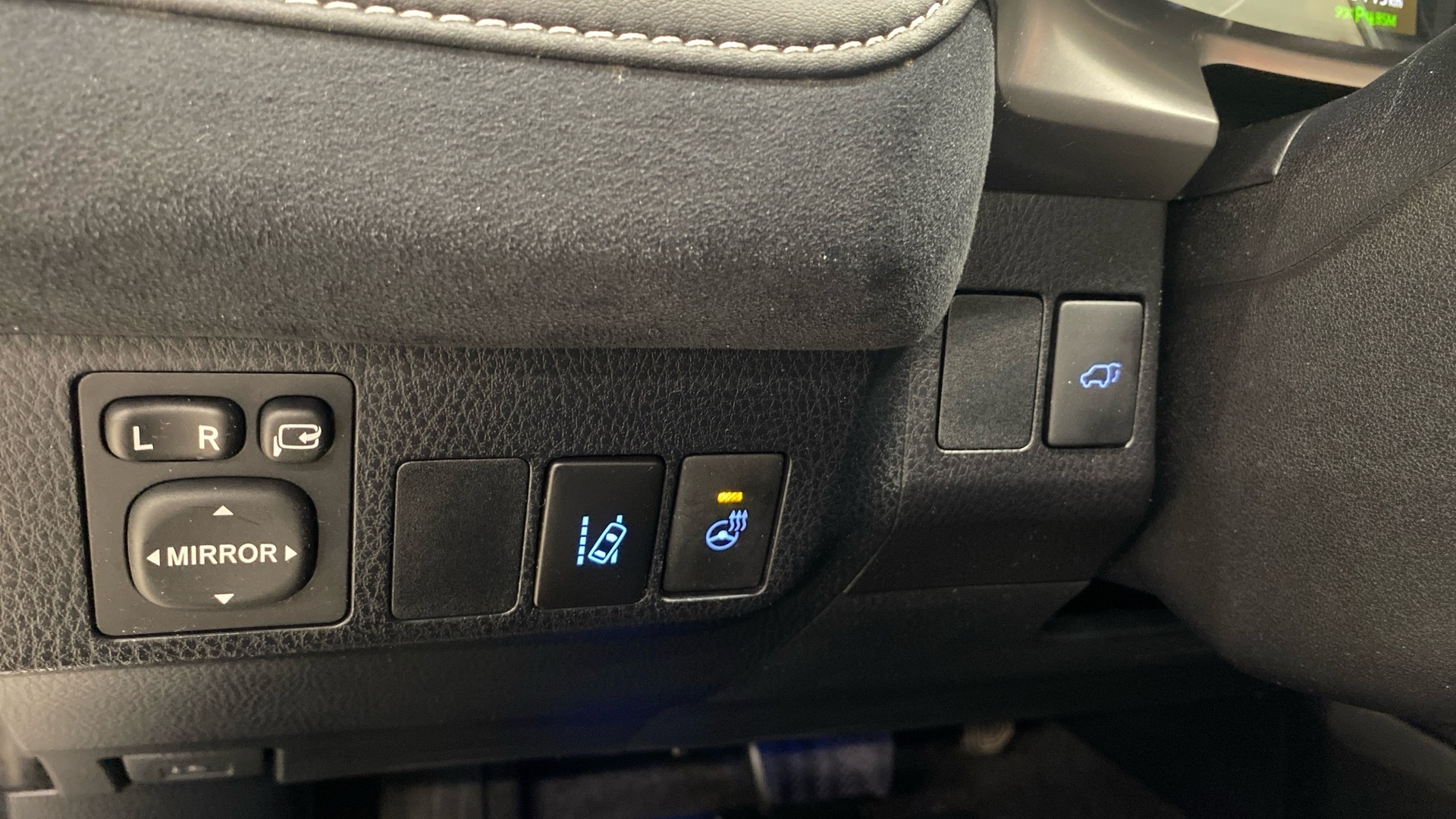 TOYOTA RAV4 2018
