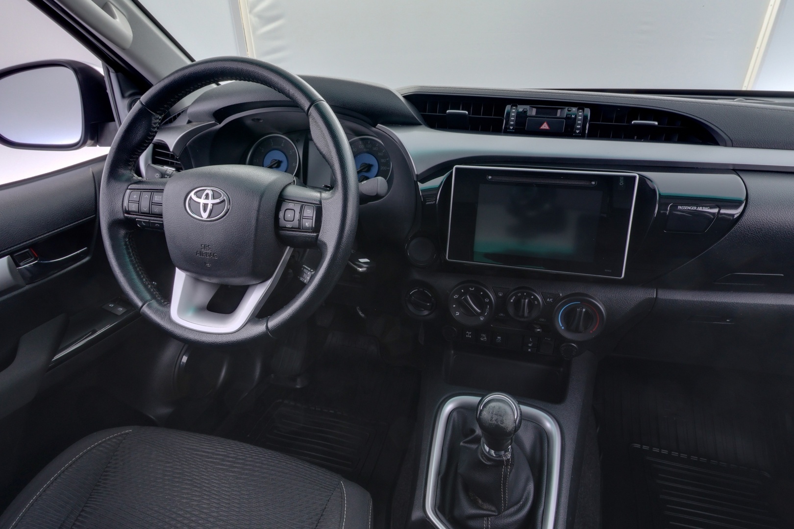 TOYOTA Hilux 2017
