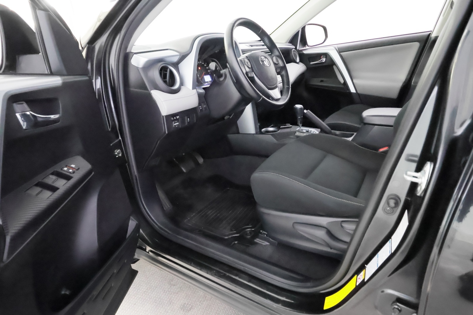 TOYOTA RAV4 2015