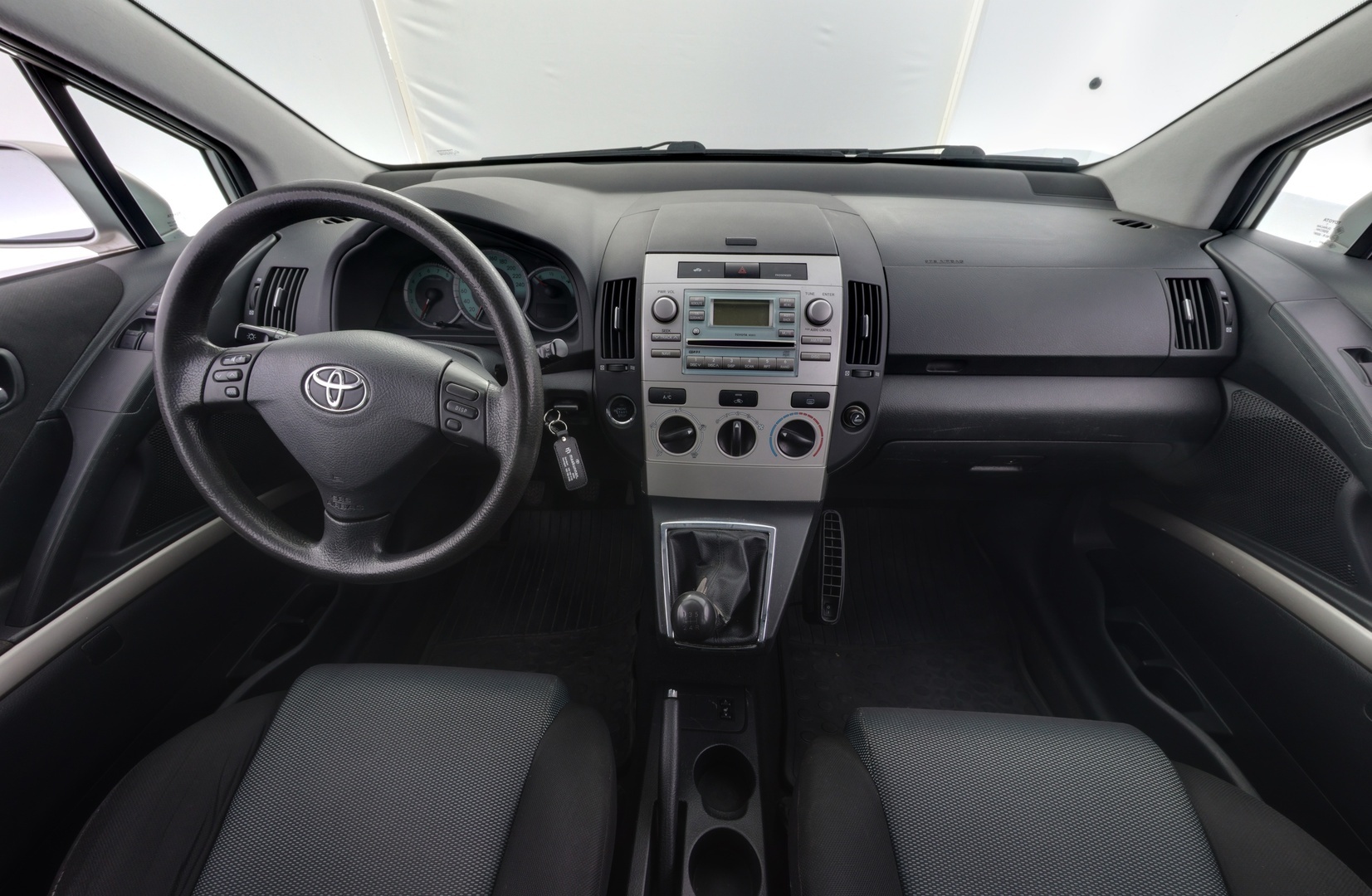 TOYOTA Corolla Verso 2005