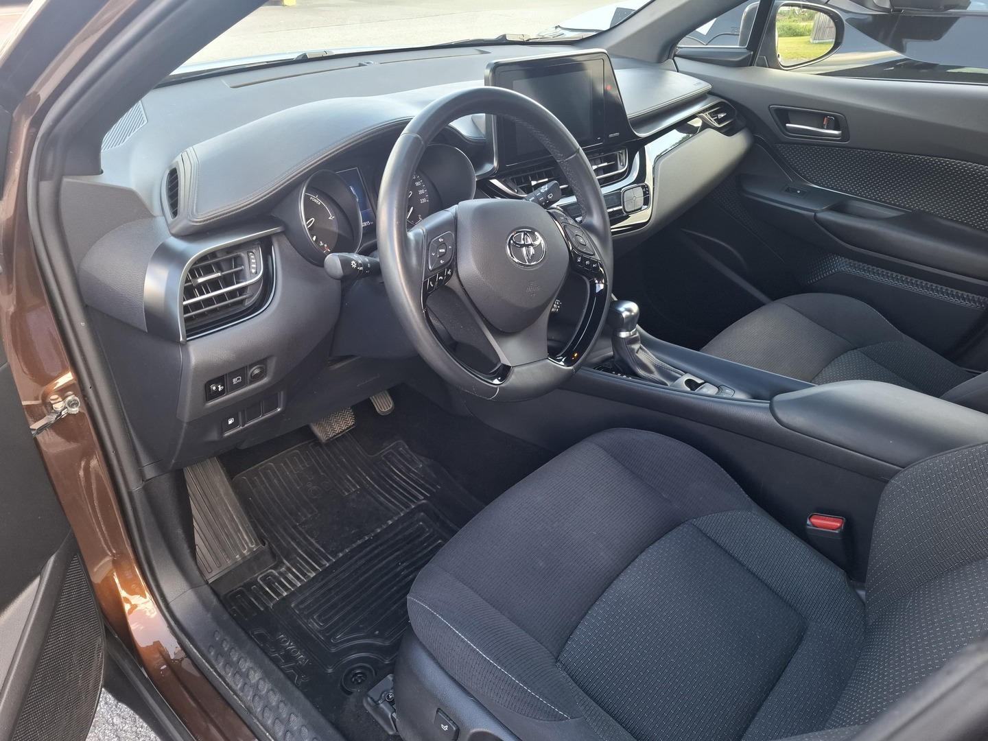 TOYOTA C-HR 2019