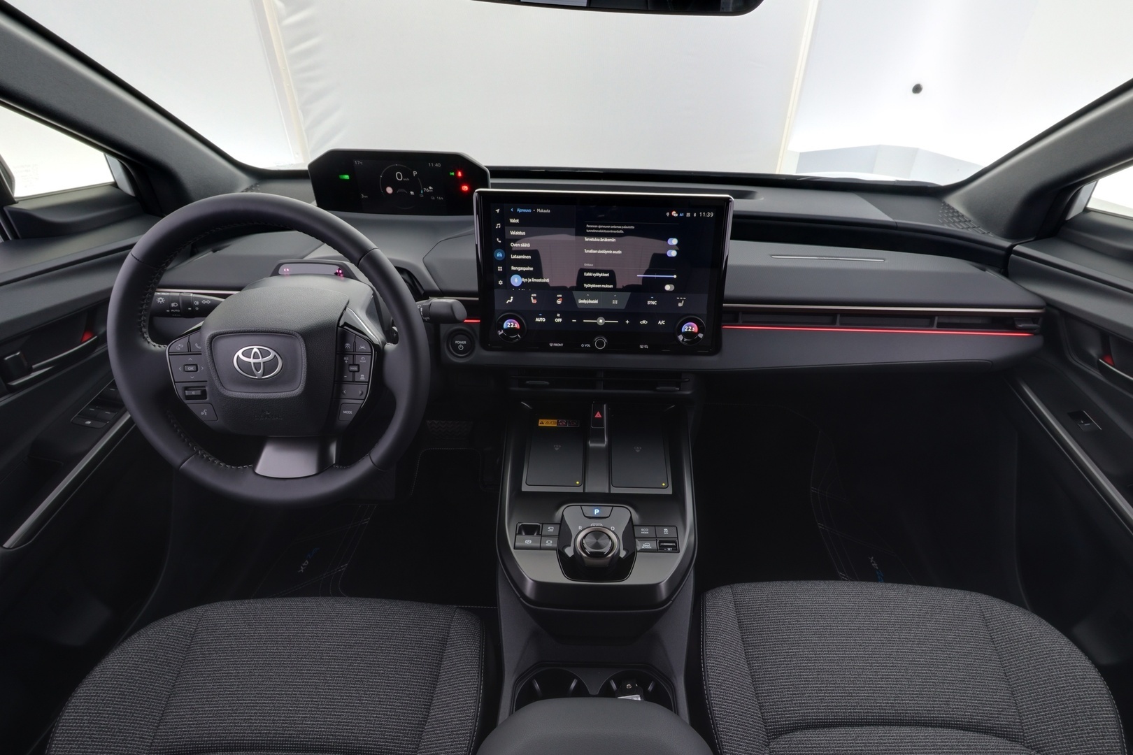 TOYOTA bZ4X 10
