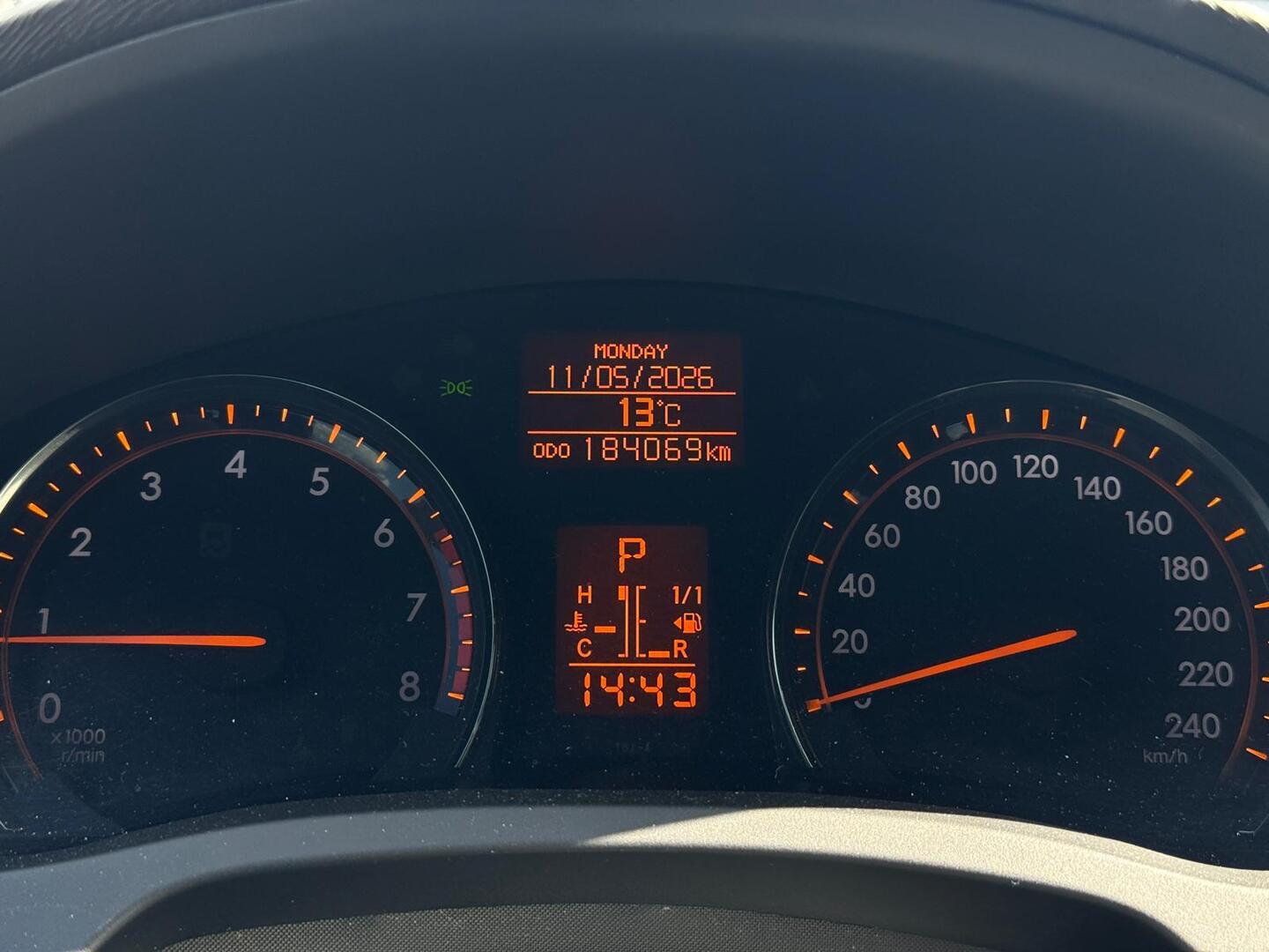 TOYOTA Avensis 2010
