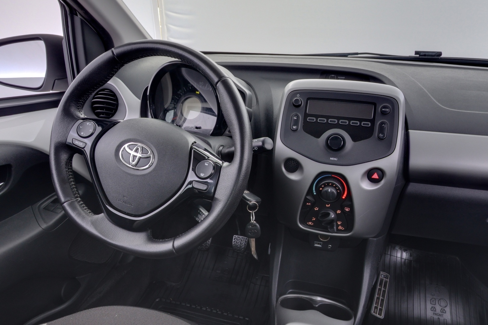TOYOTA AYGO 11