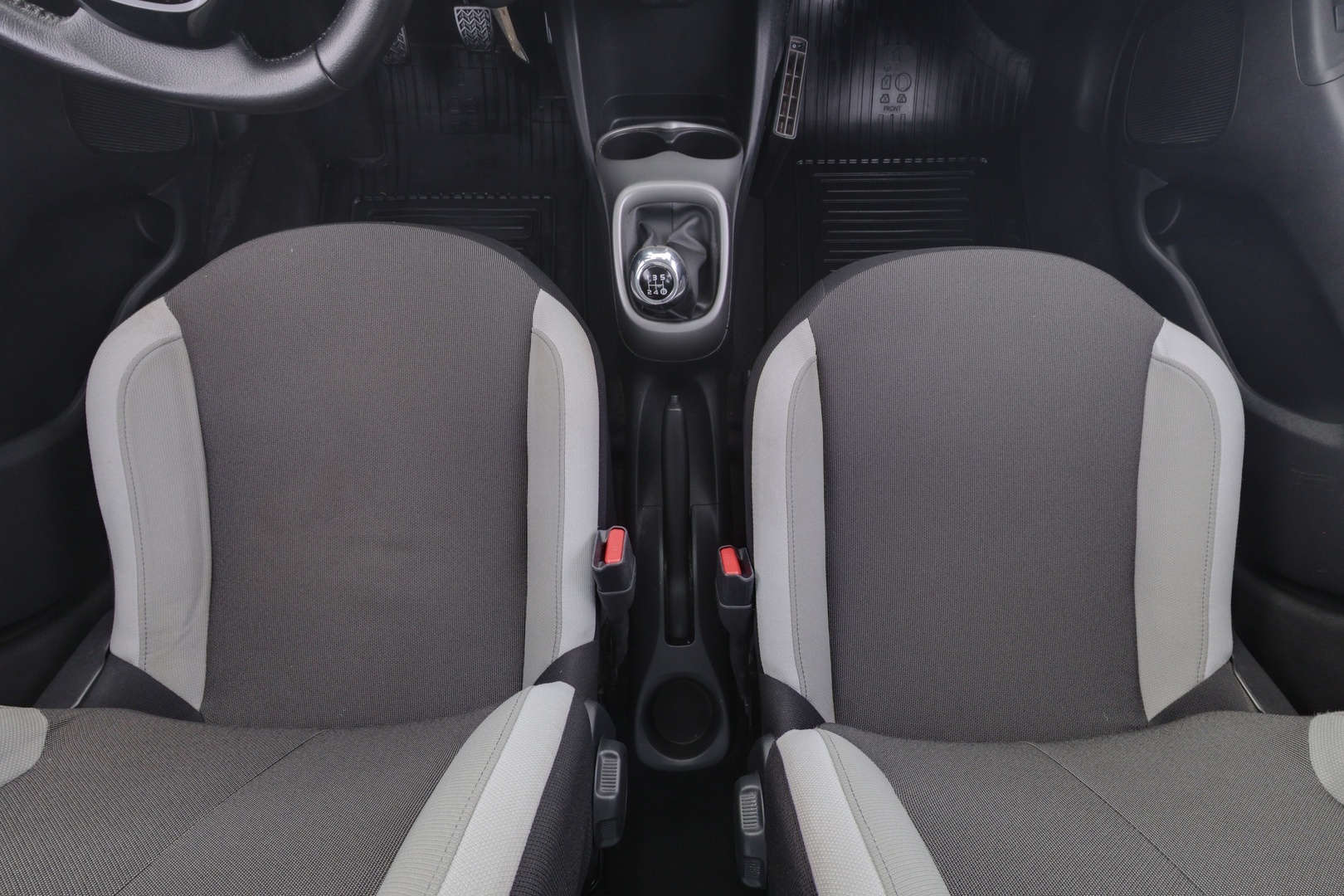 TOYOTA AYGO 12