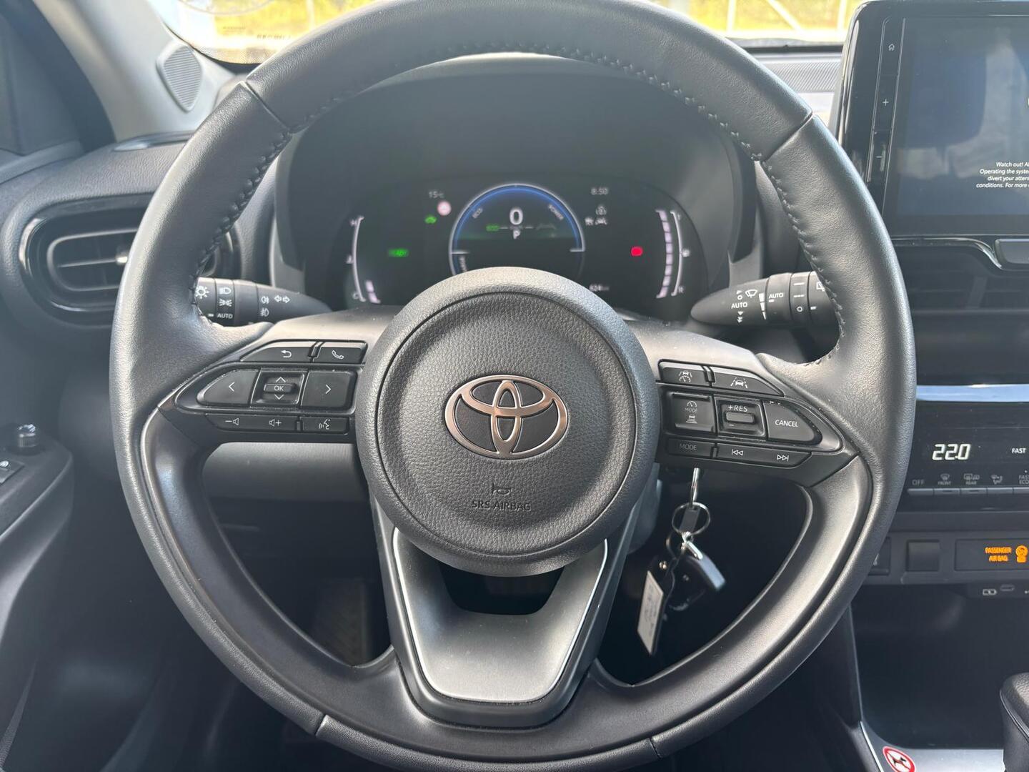 TOYOTA Yaris Cross 2025