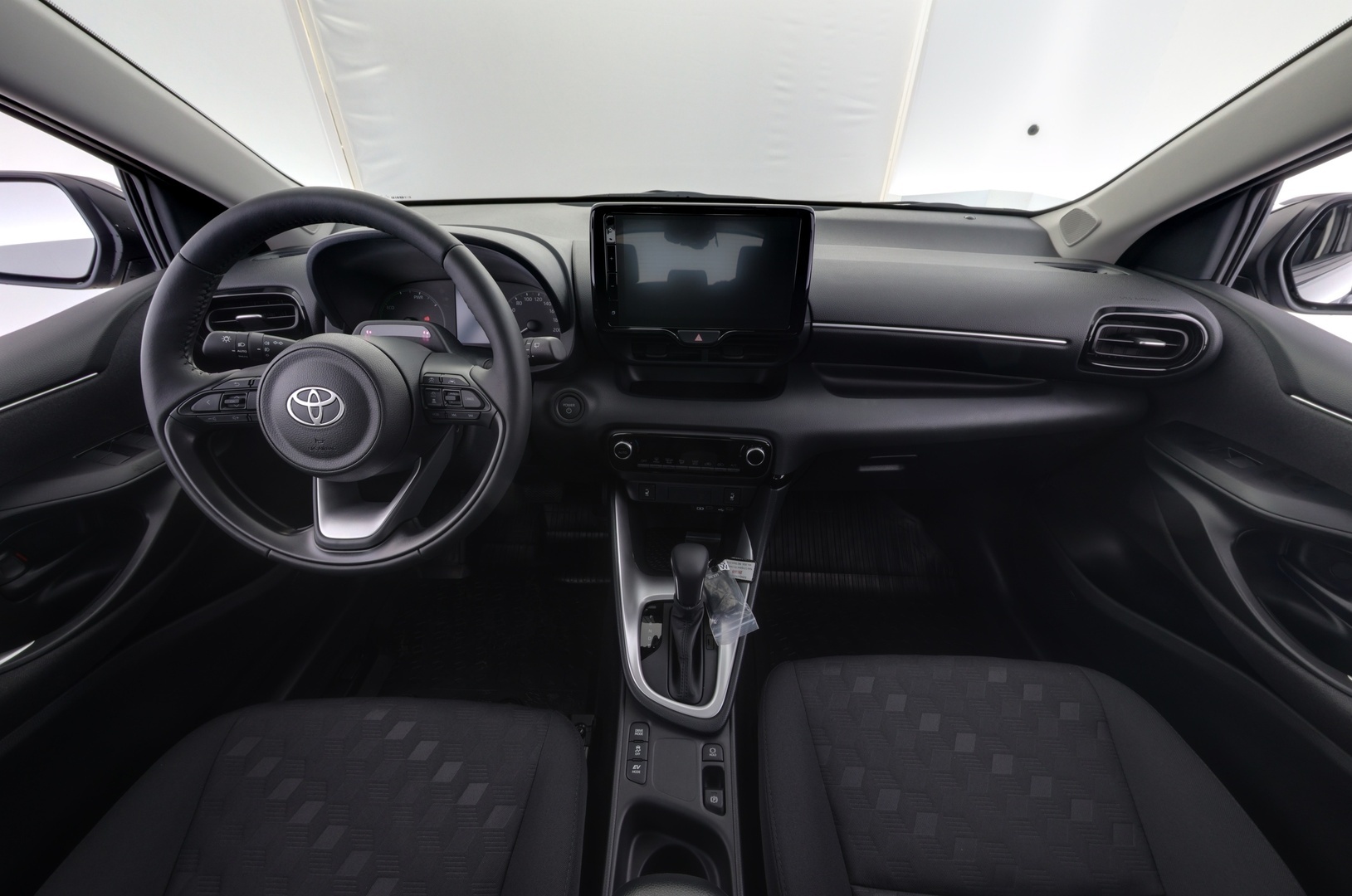 TOYOTA Yaris 10