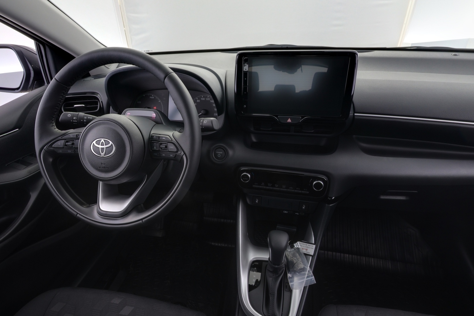 TOYOTA Yaris 11