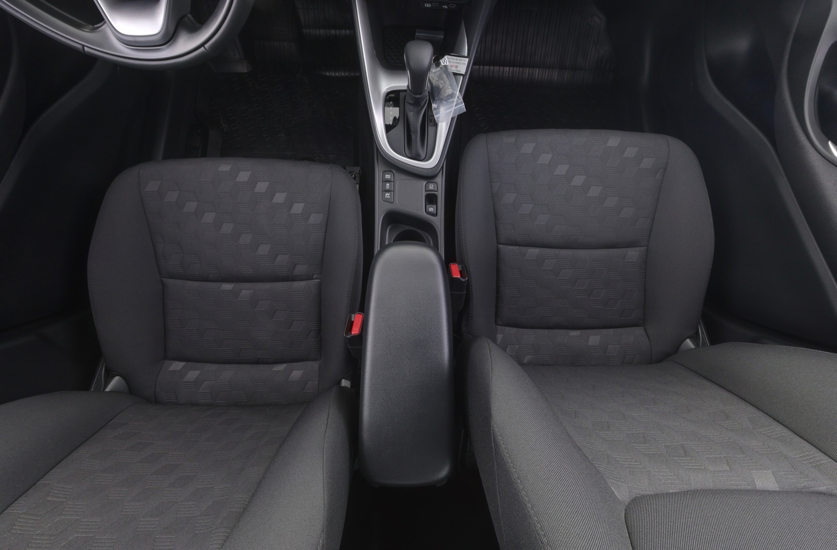 TOYOTA Yaris 12