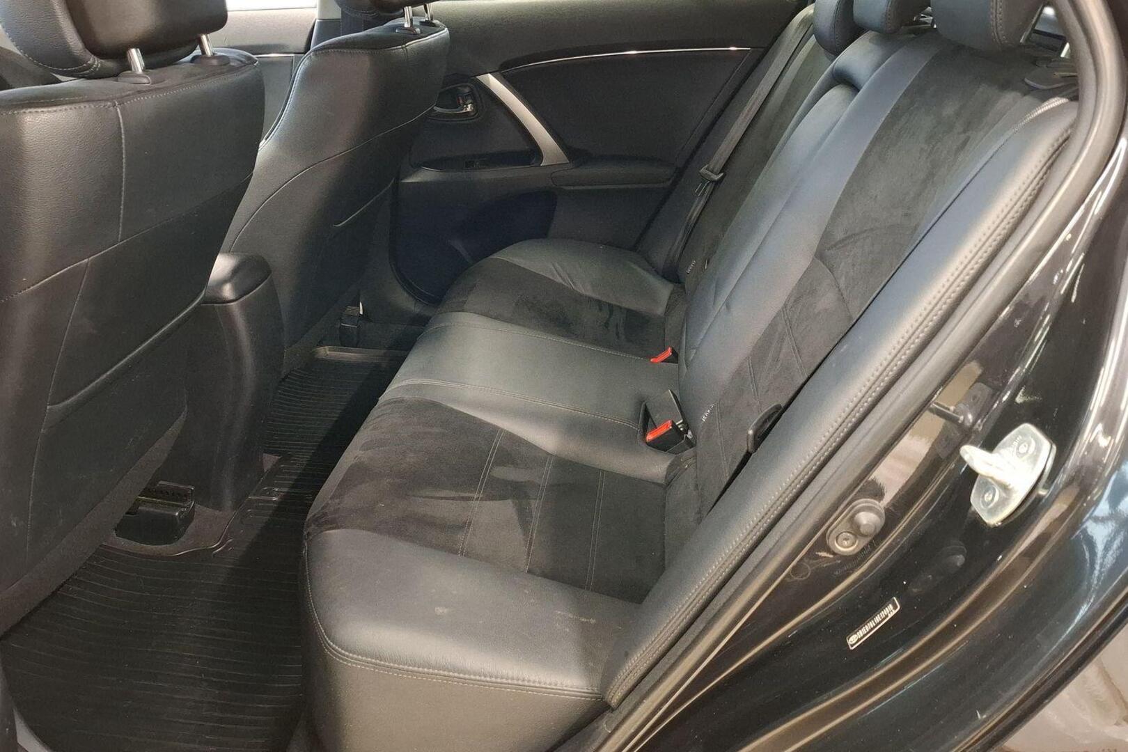 TOYOTA Avensis 2014