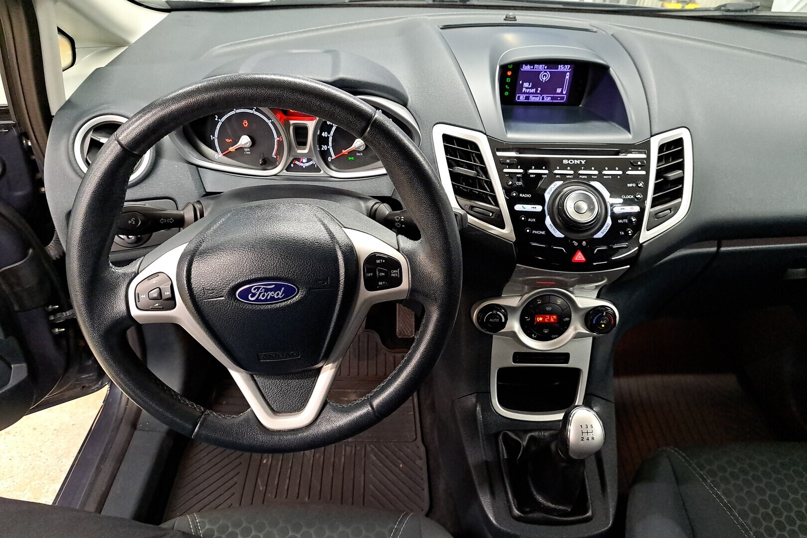 FORD Fiesta 2012