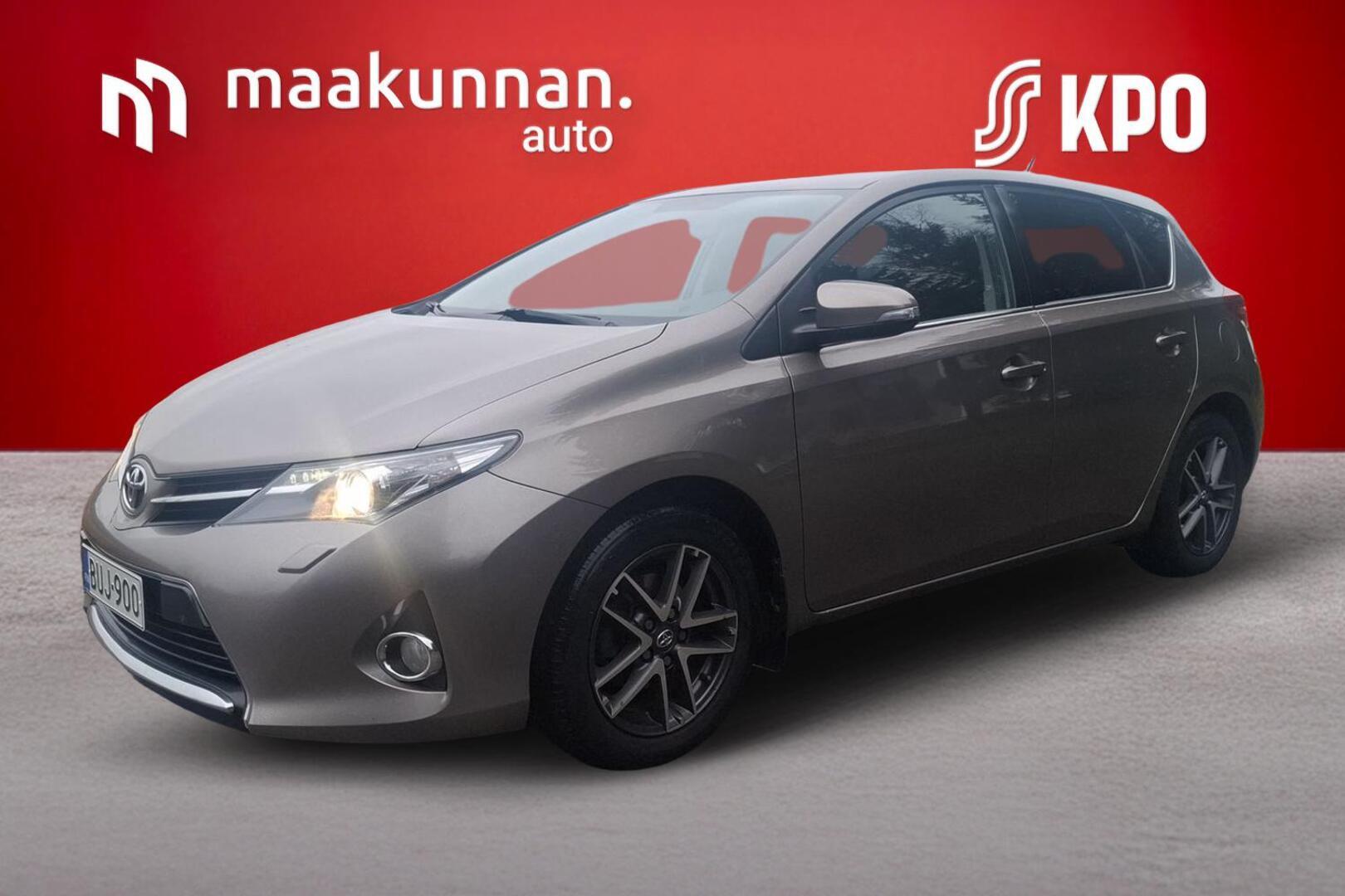 TOYOTA Auris 2015
