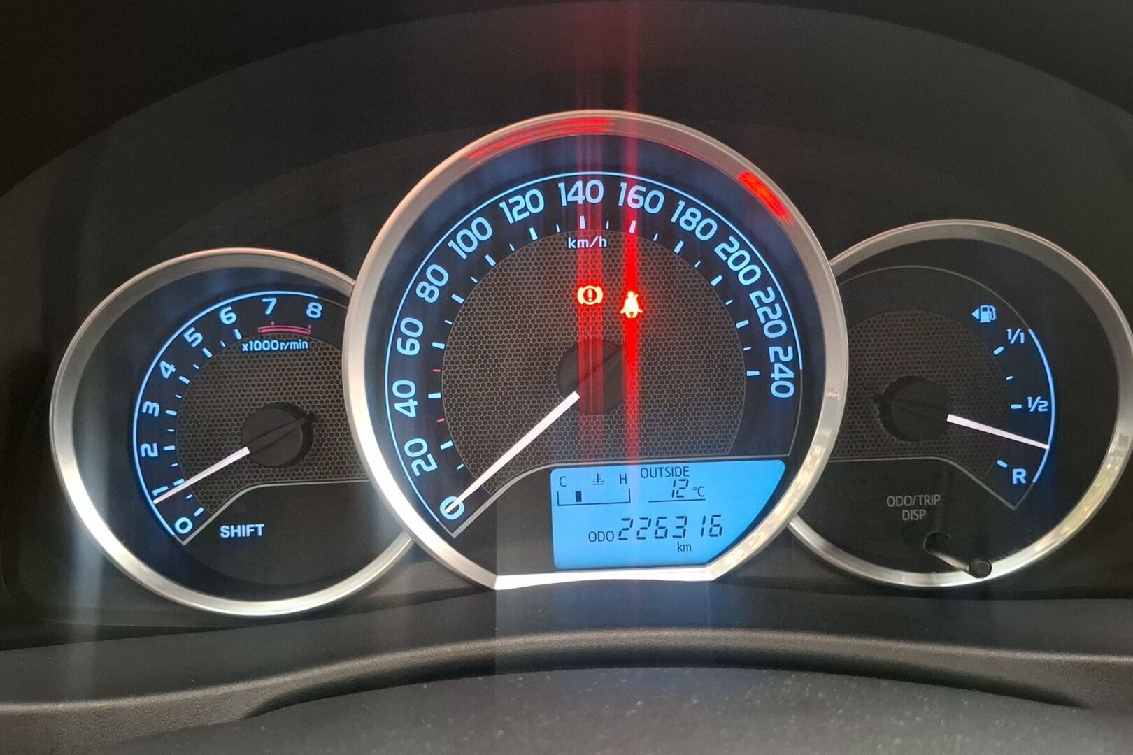 TOYOTA Auris 2015