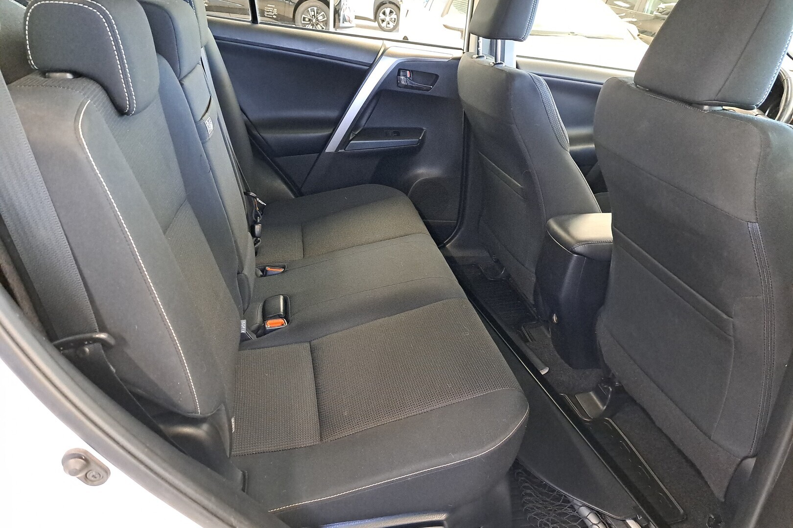 TOYOTA RAV4 2018