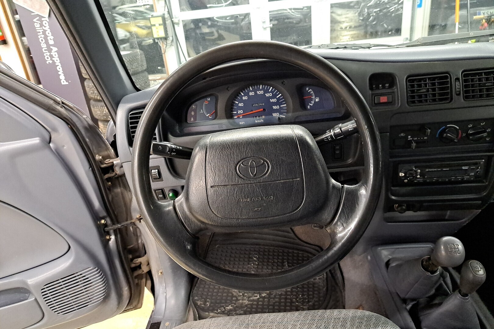 TOYOTA Hilux 2001