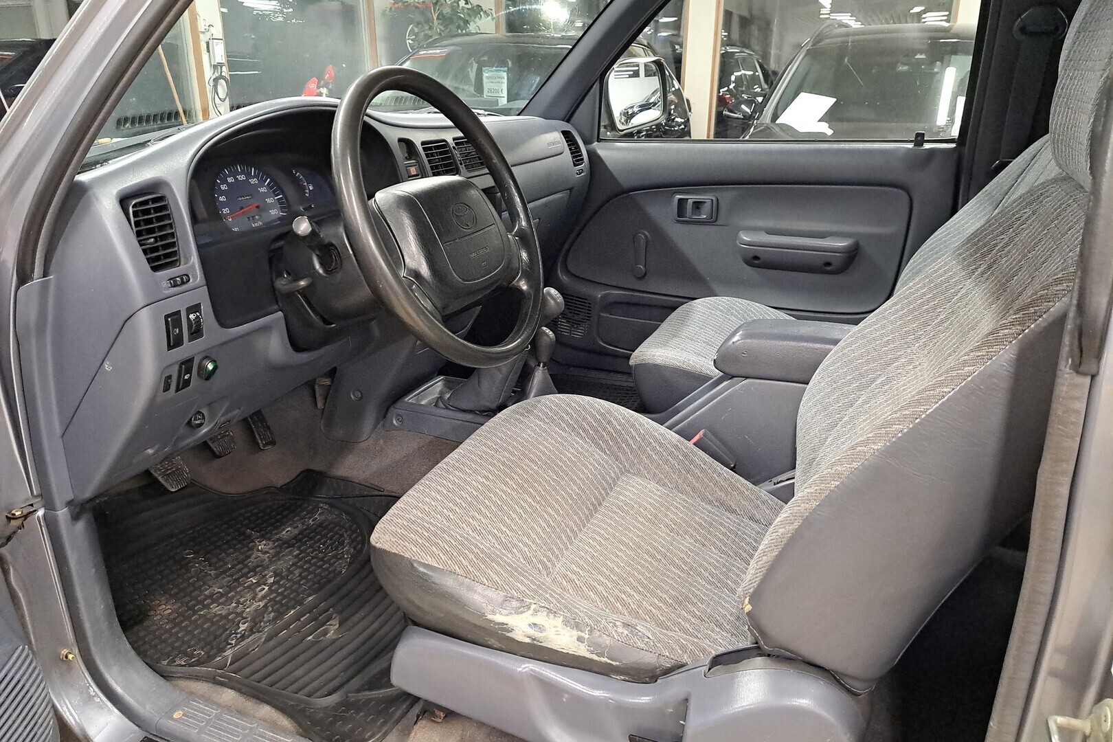 TOYOTA Hilux 2001