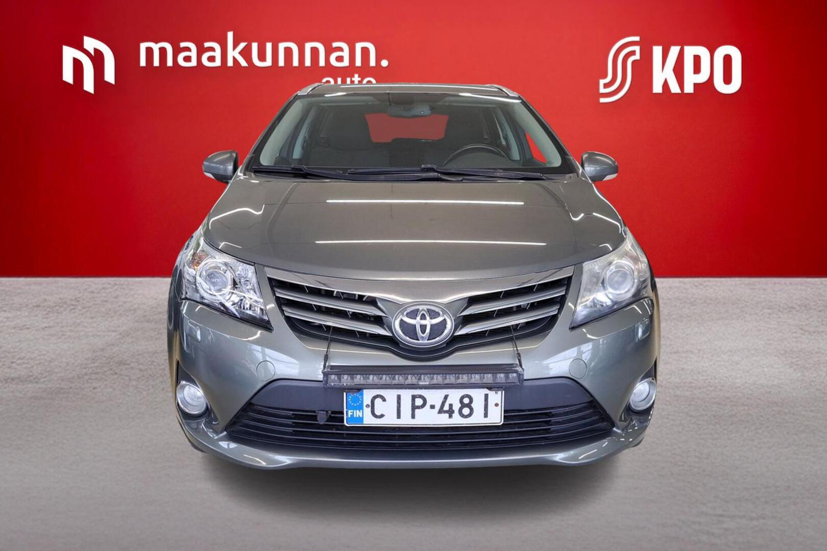 TOYOTA Avensis 2012