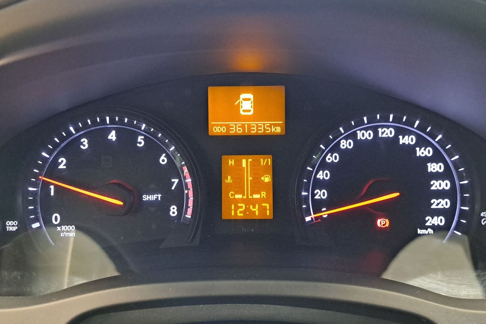 TOYOTA Avensis 2012