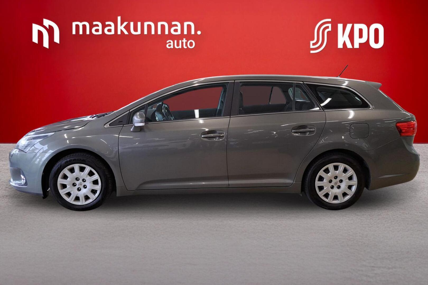 TOYOTA Avensis 2012