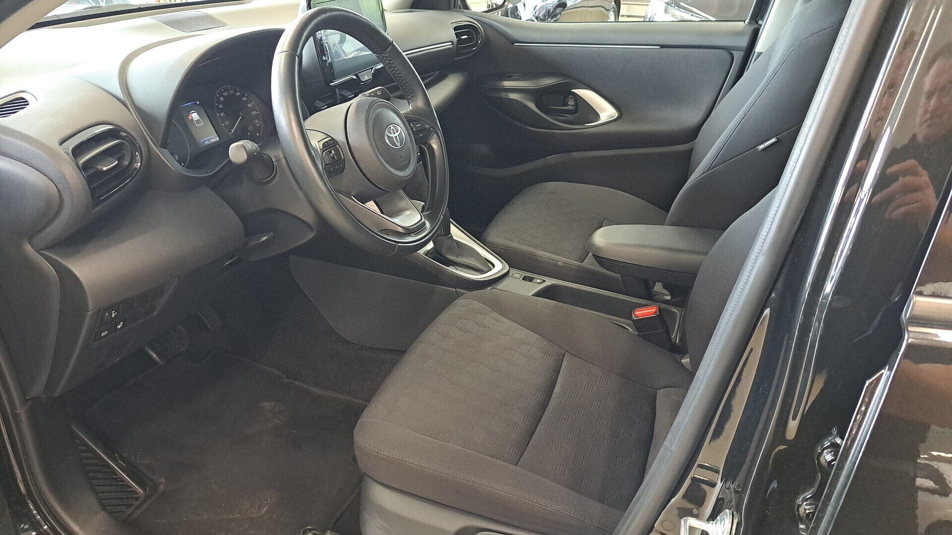 TOYOTA Yaris 2024