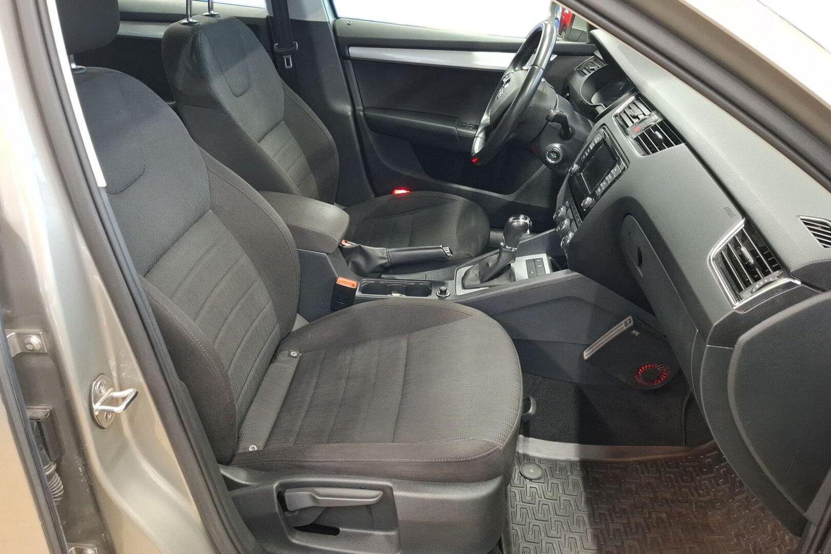 SKODA Octavia 2015
