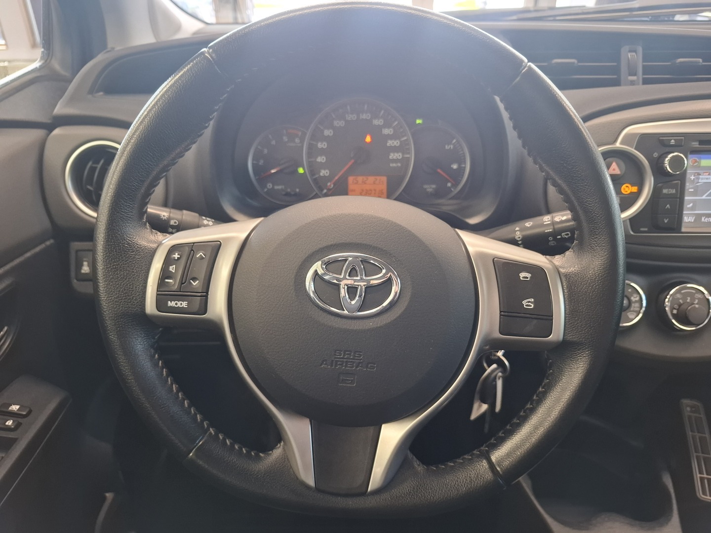 TOYOTA Yaris 2013