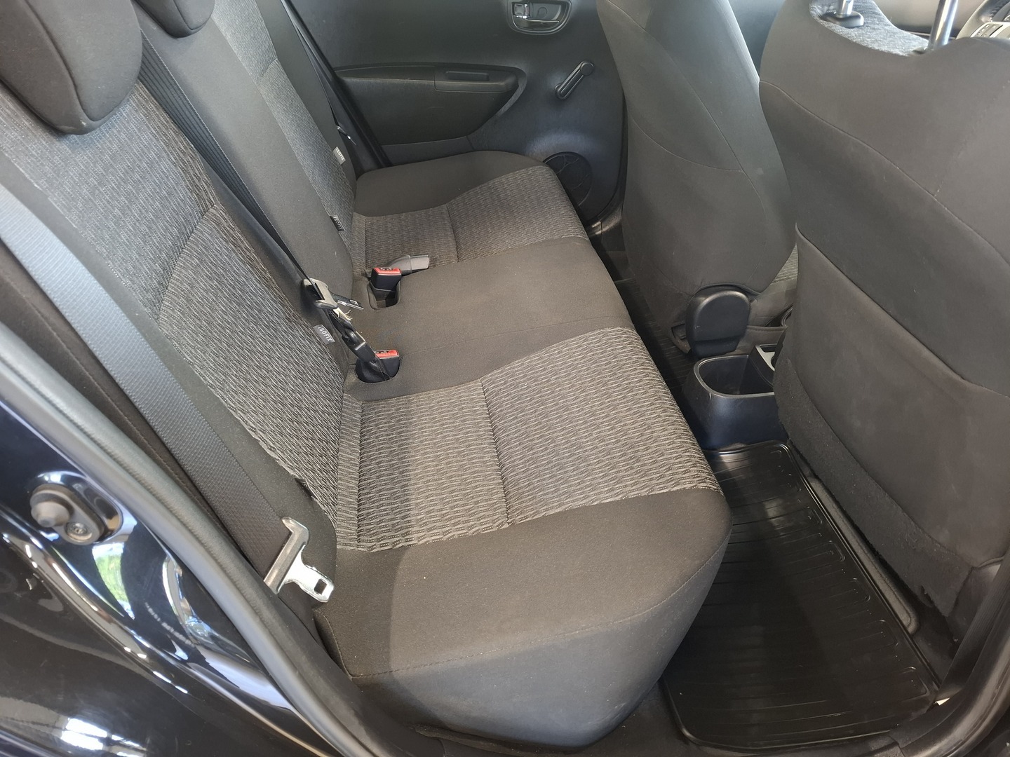 TOYOTA Yaris 2013