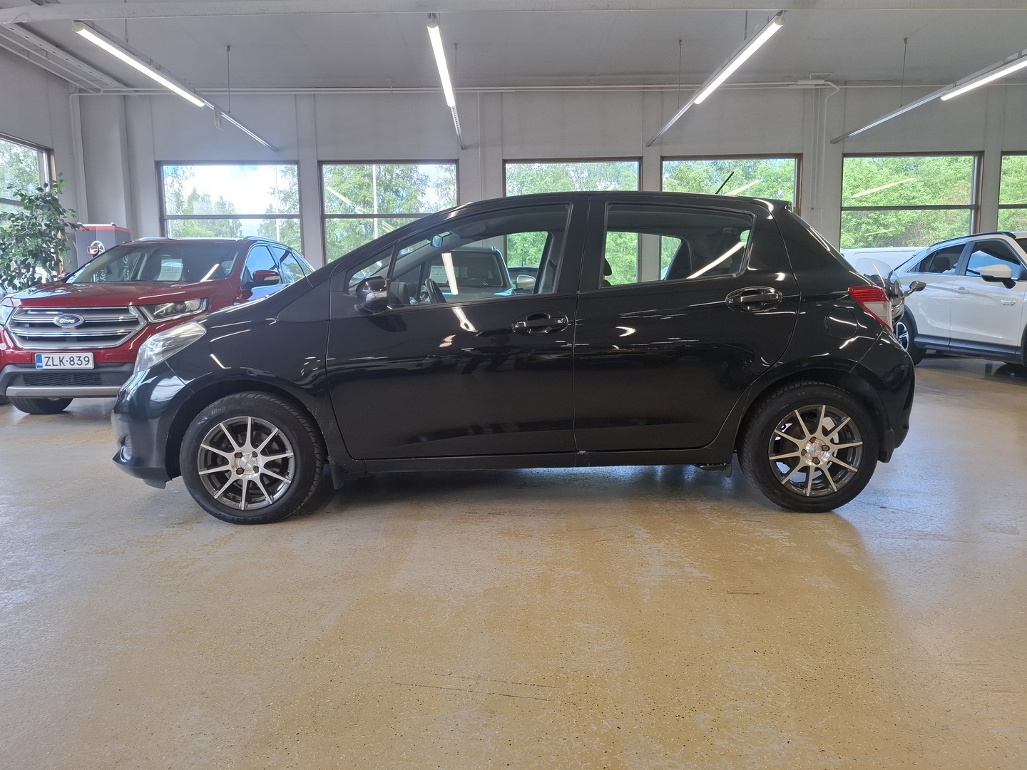 TOYOTA Yaris 2013