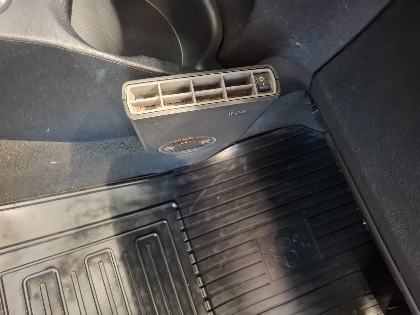 TOYOTA Yaris 2013