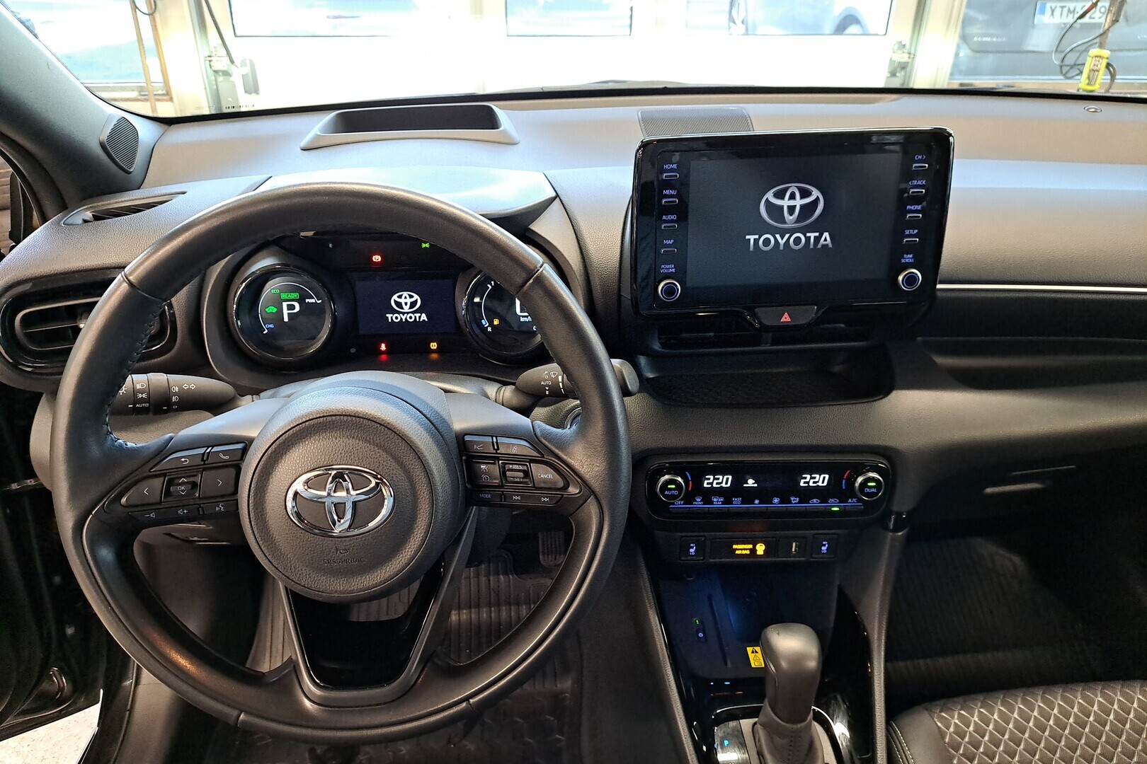 TOYOTA Yaris 2023