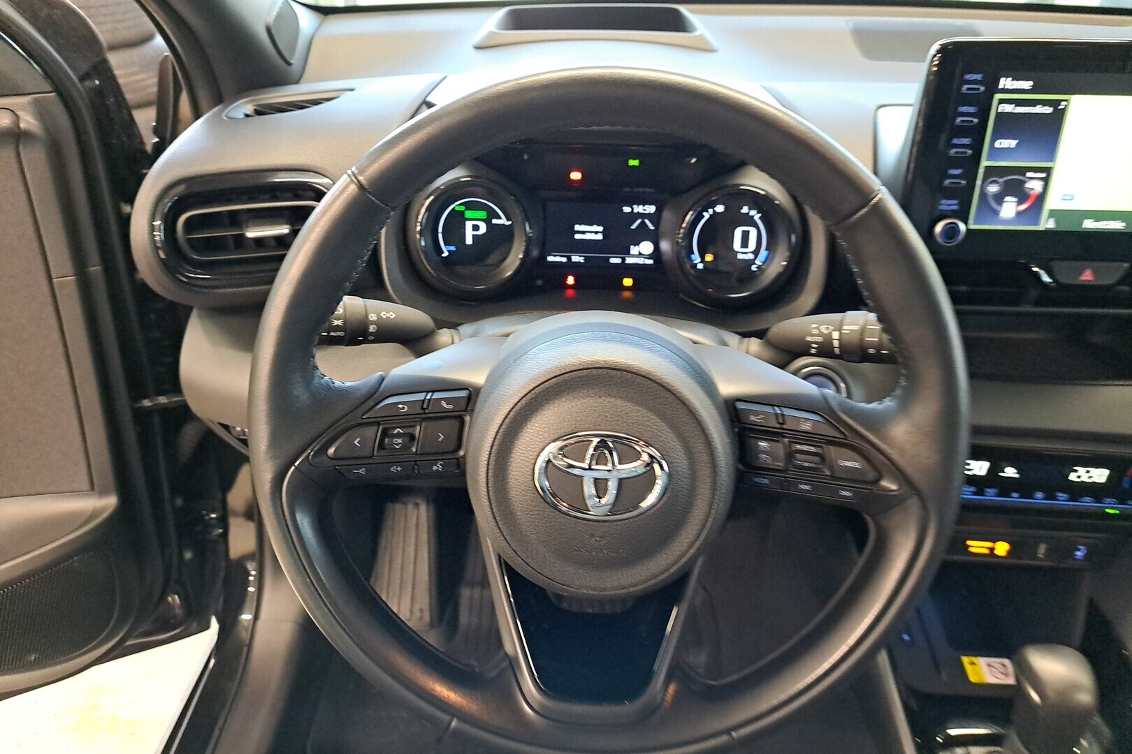 TOYOTA Yaris 2023