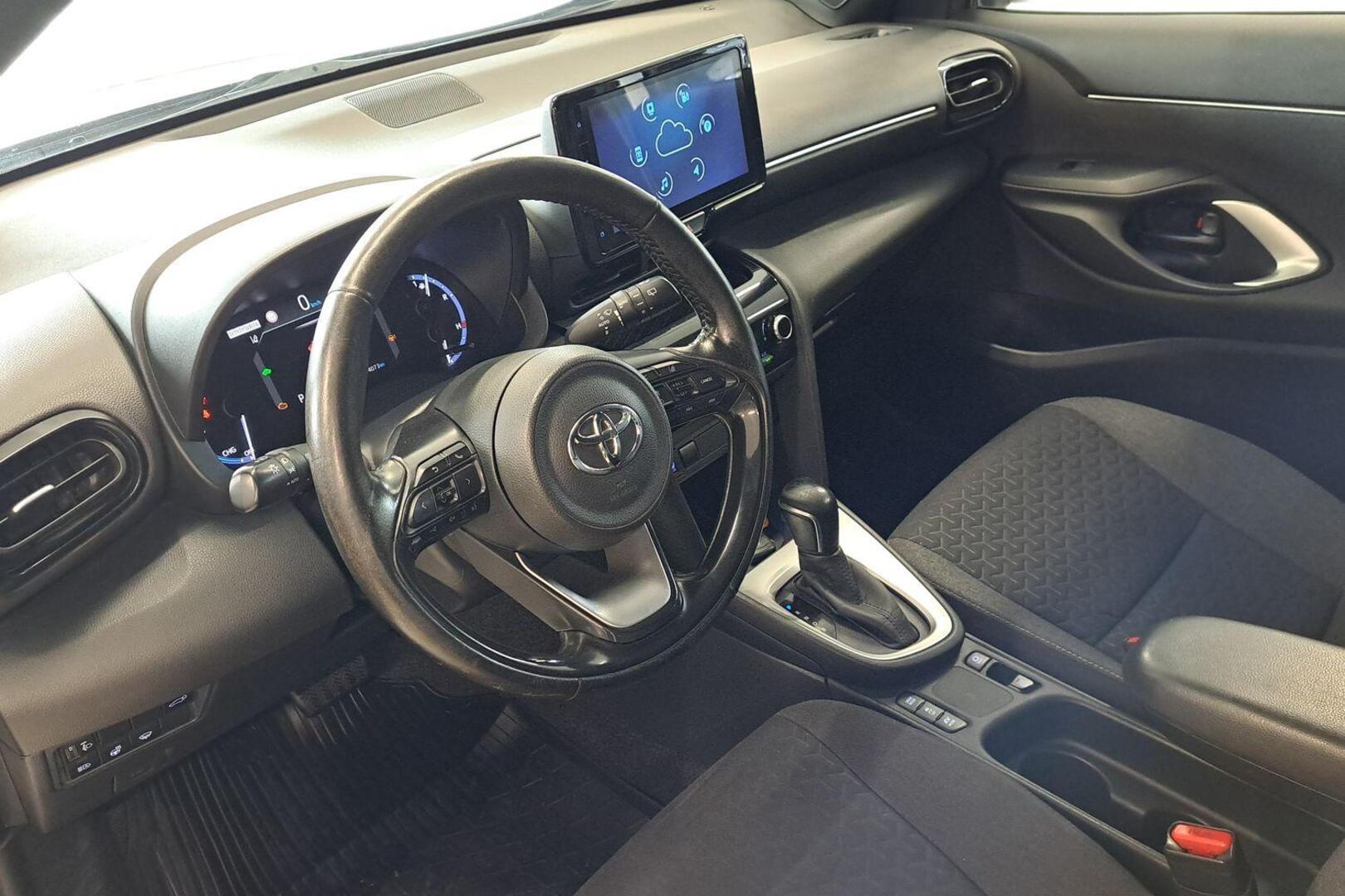 TOYOTA Yaris Cross 2022
