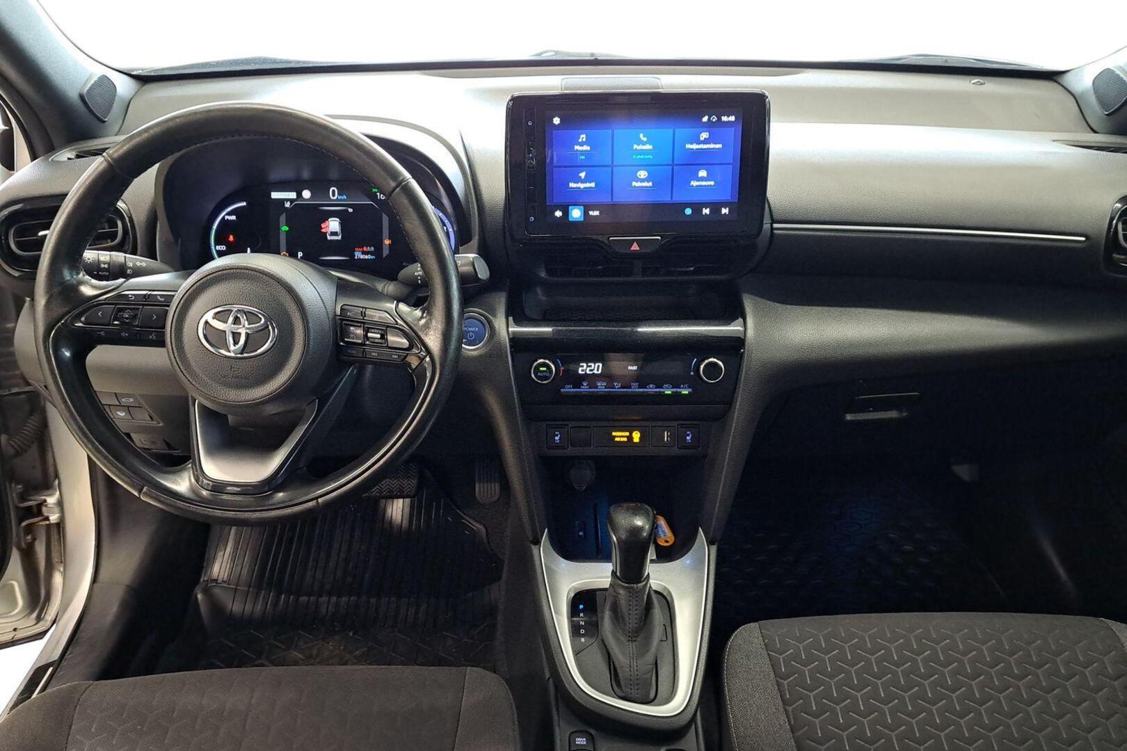 TOYOTA Yaris Cross 2022