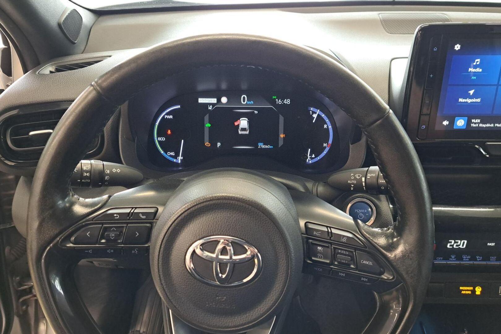 TOYOTA Yaris Cross 2022