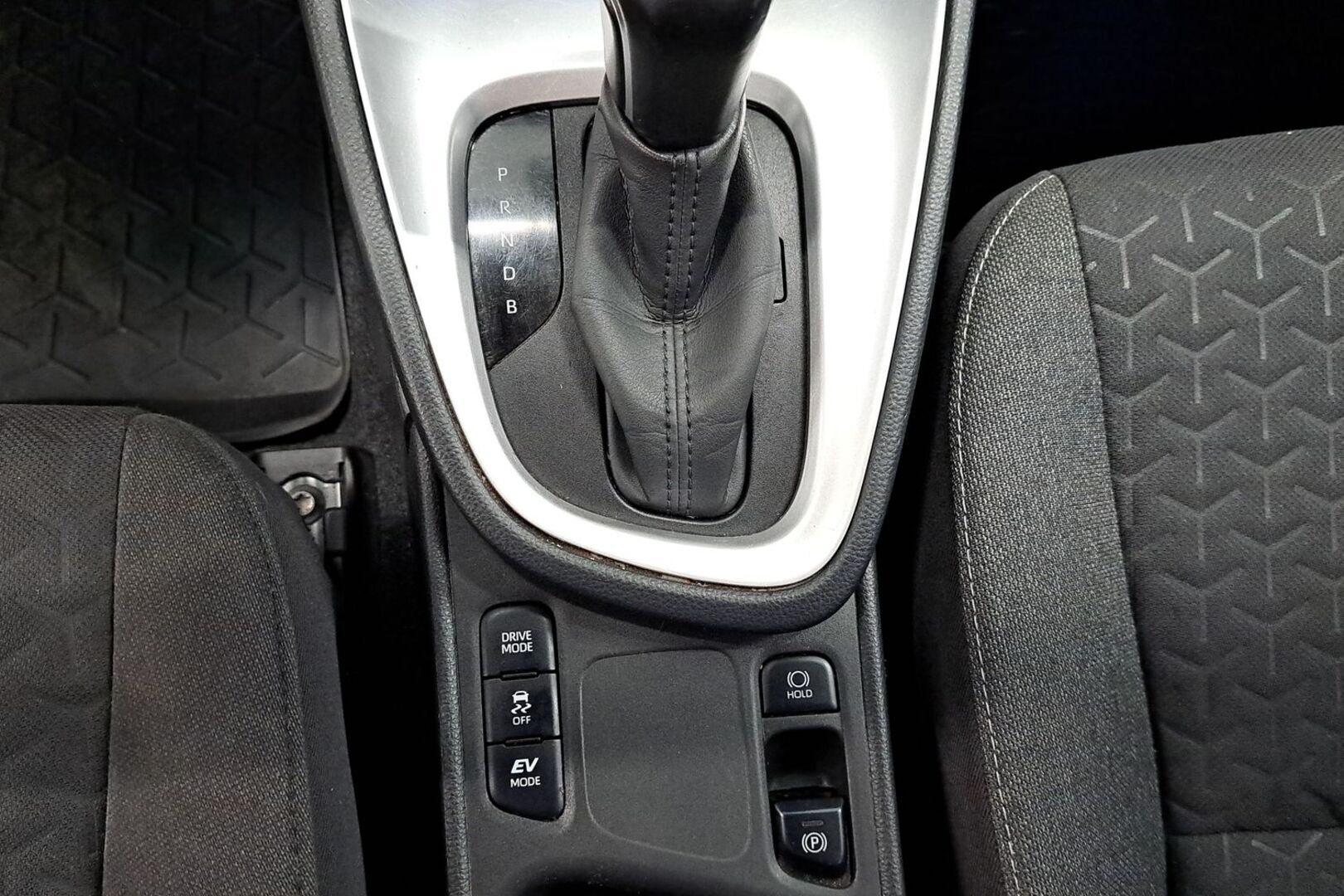TOYOTA Yaris Cross 2022
