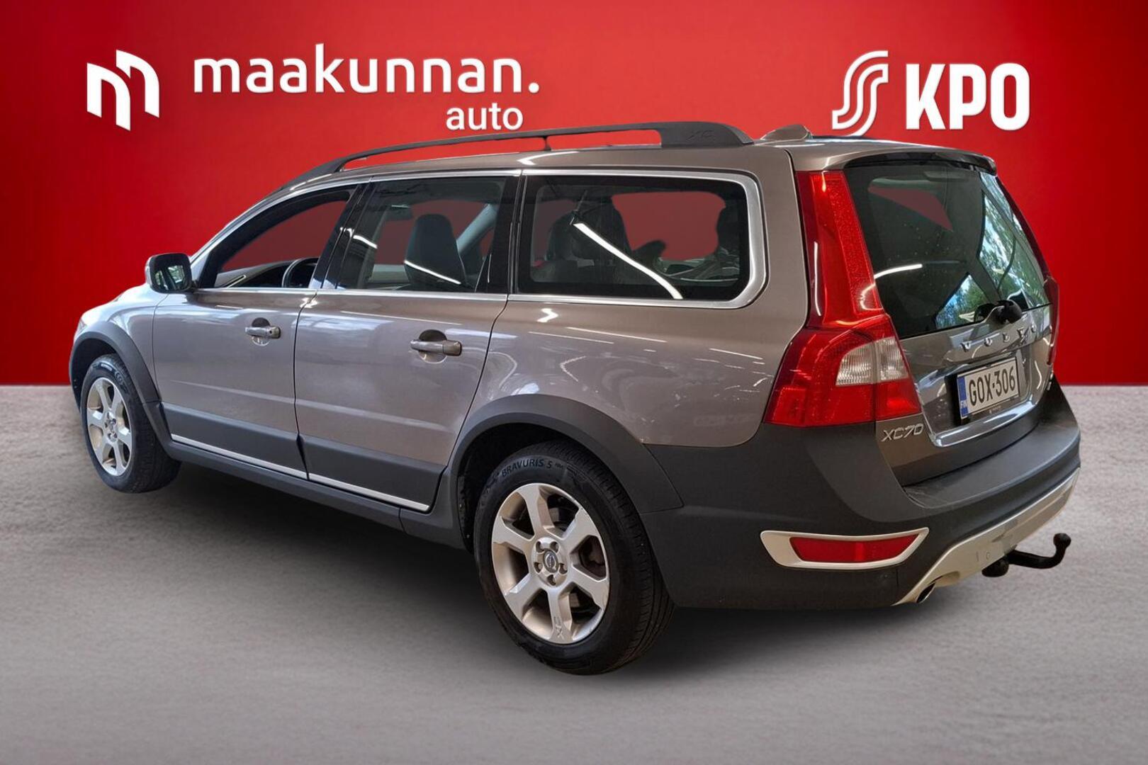 VOLVO XC70 2010