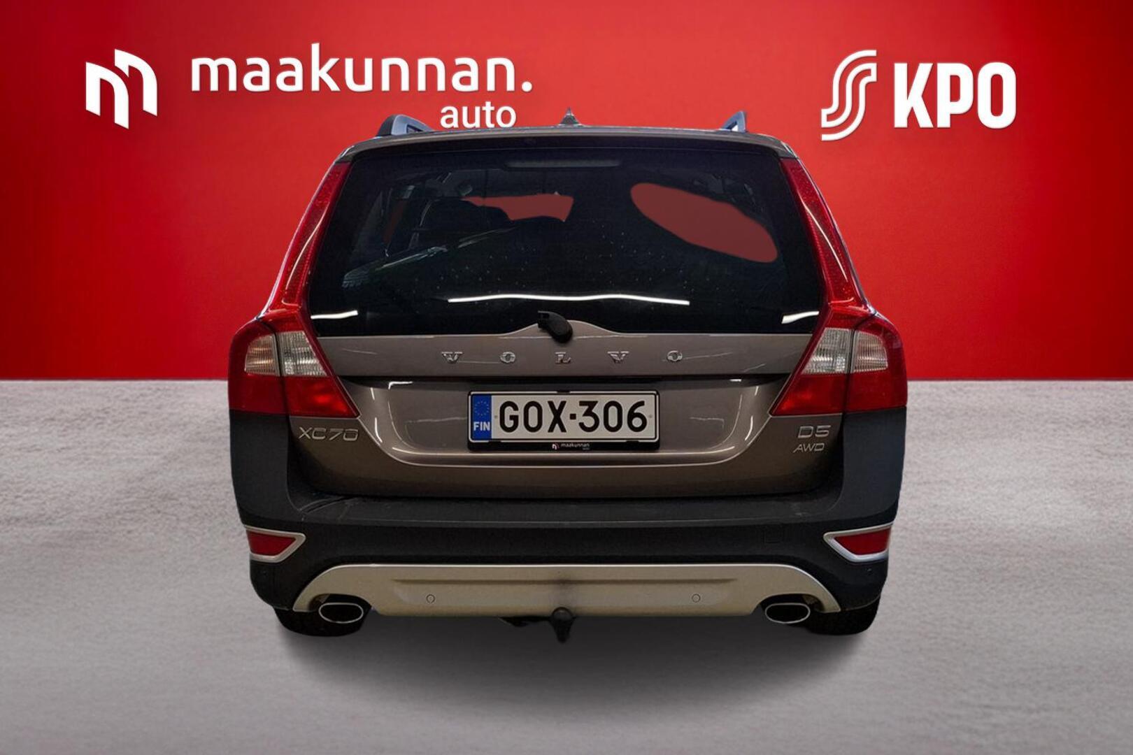 VOLVO XC70 2010