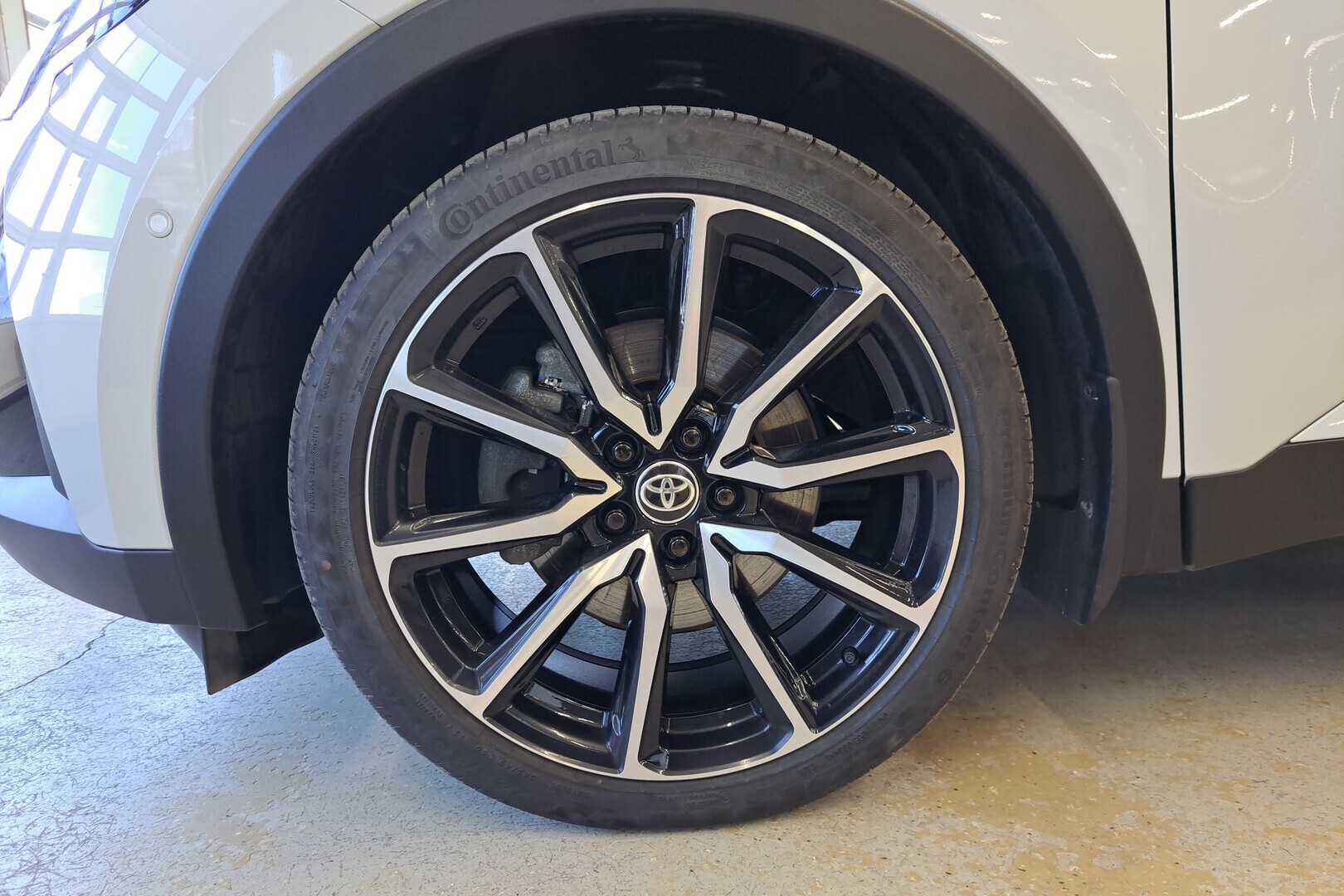 TOYOTA C-HR 2024