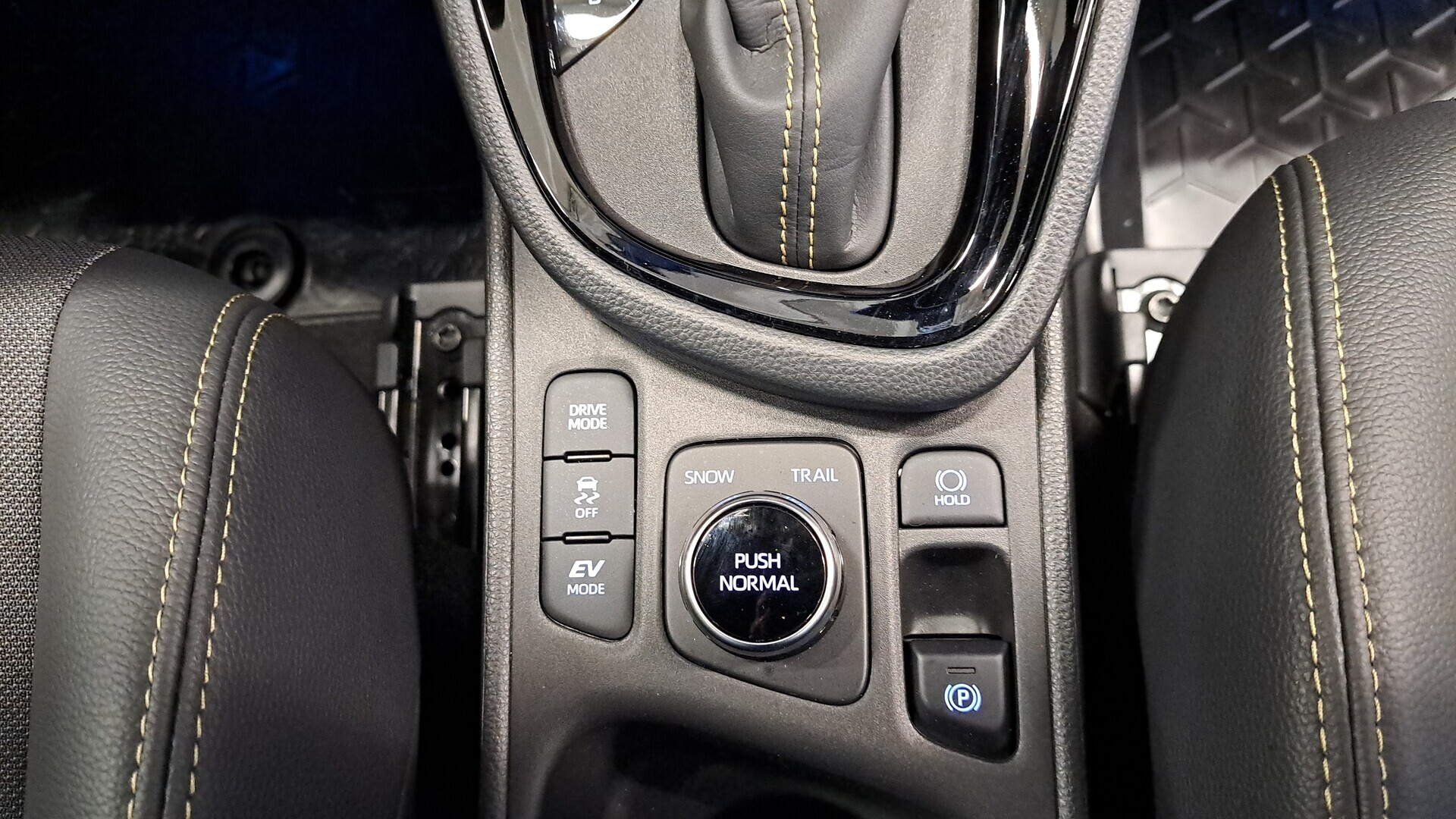 TOYOTA Yaris Cross 2022