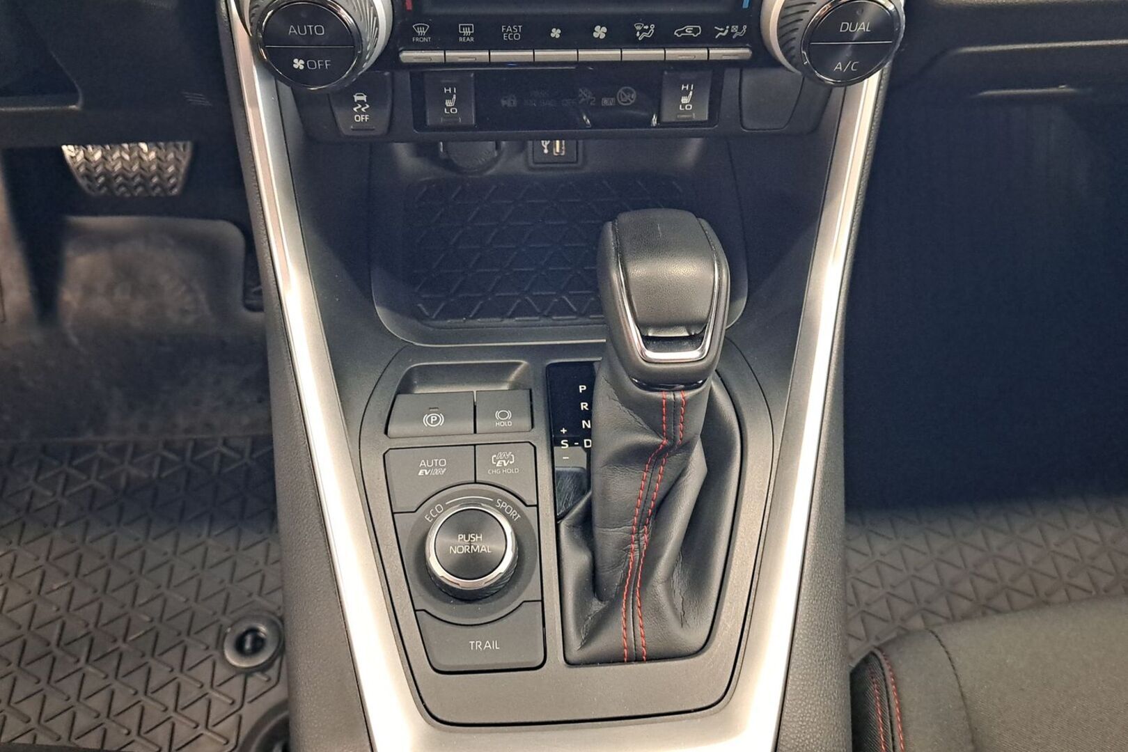 TOYOTA RAV4 Plug-in 2025