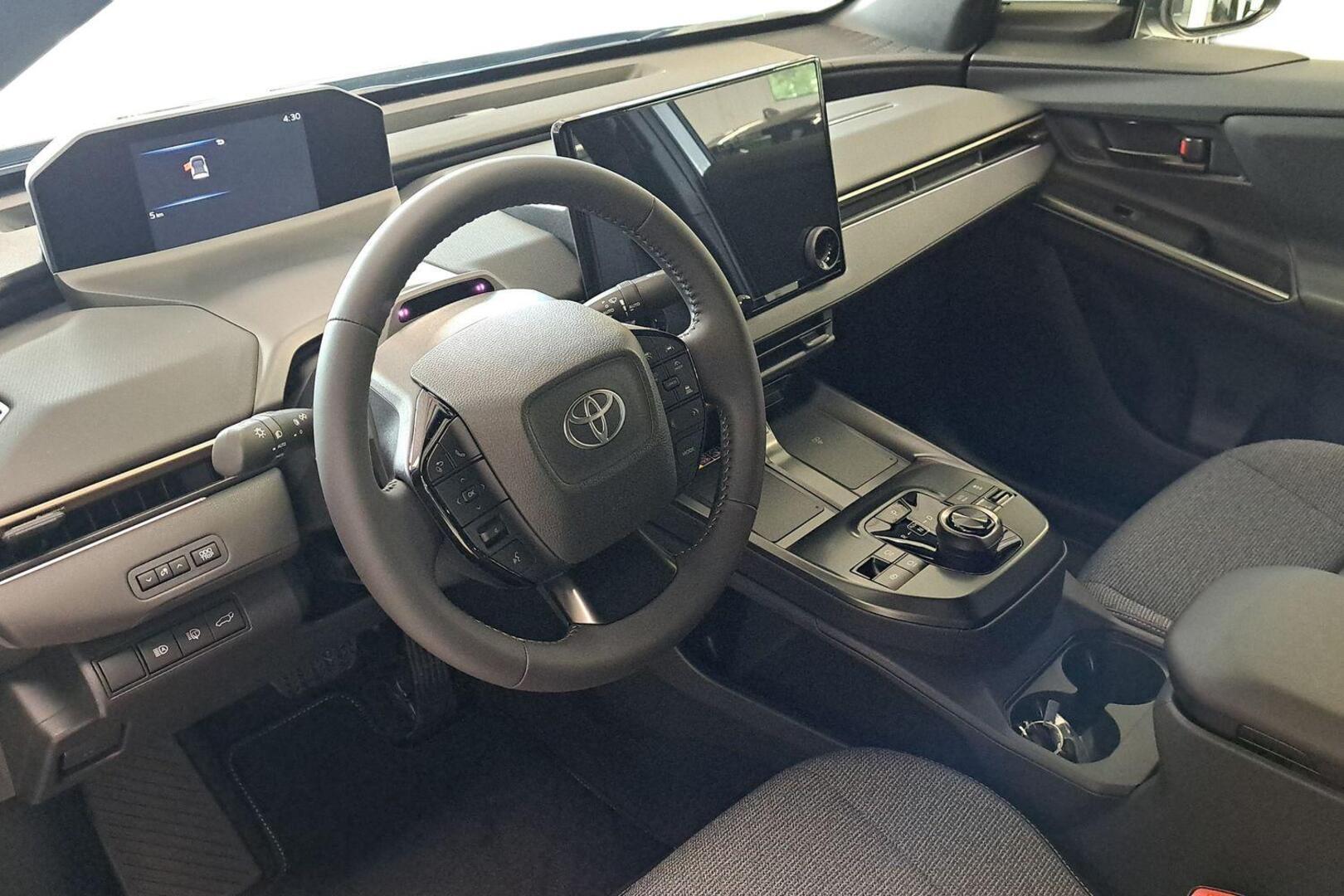 TOYOTA bZ4X 2026