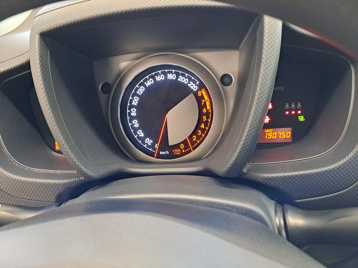 TOYOTA Urban Cruiser 2010