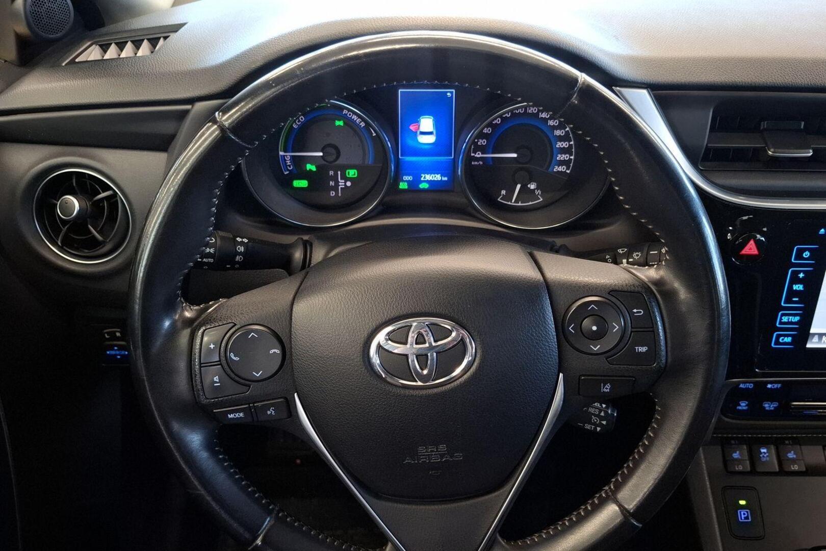 TOYOTA Auris 2016
