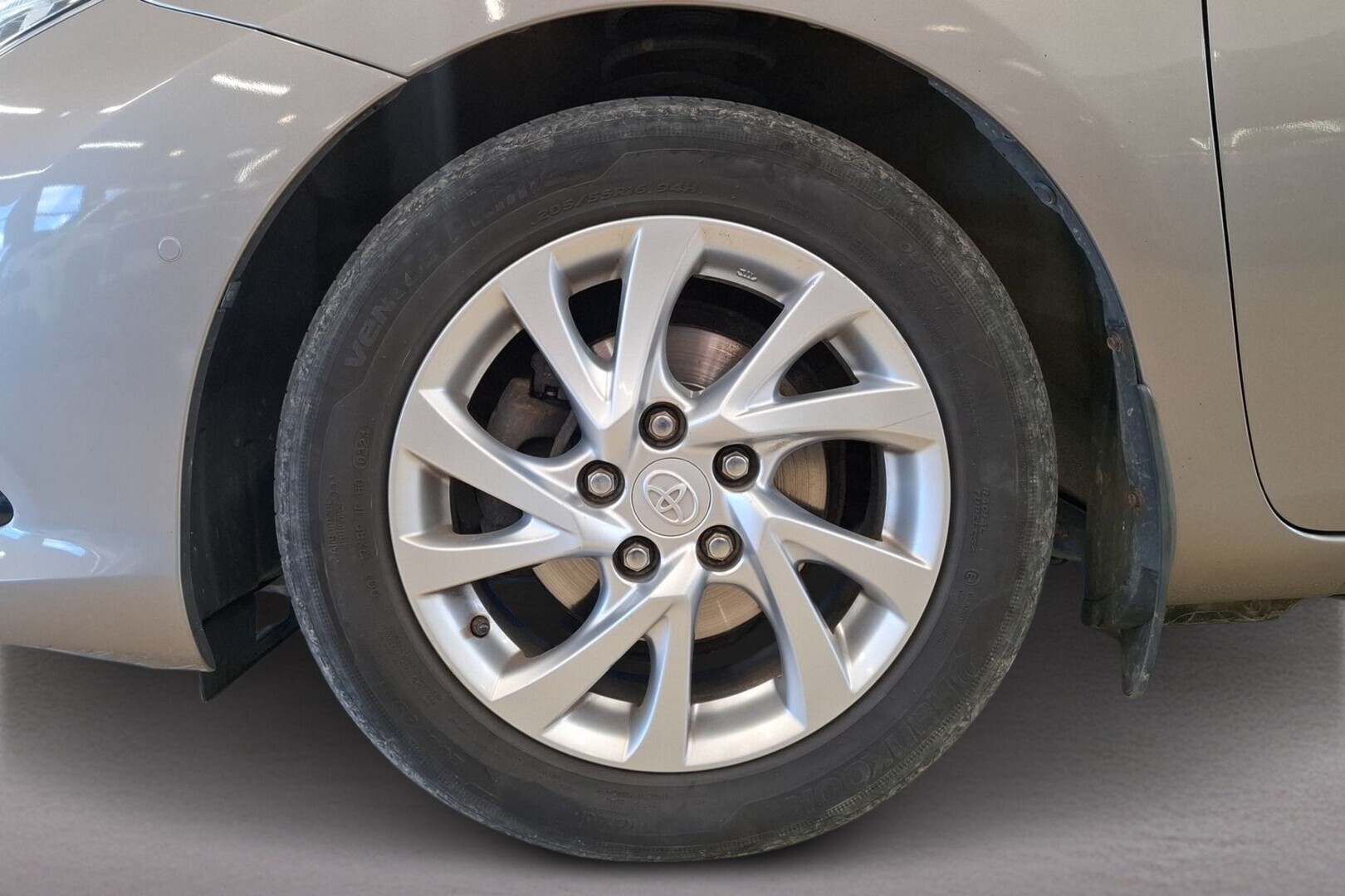 TOYOTA Auris 2016