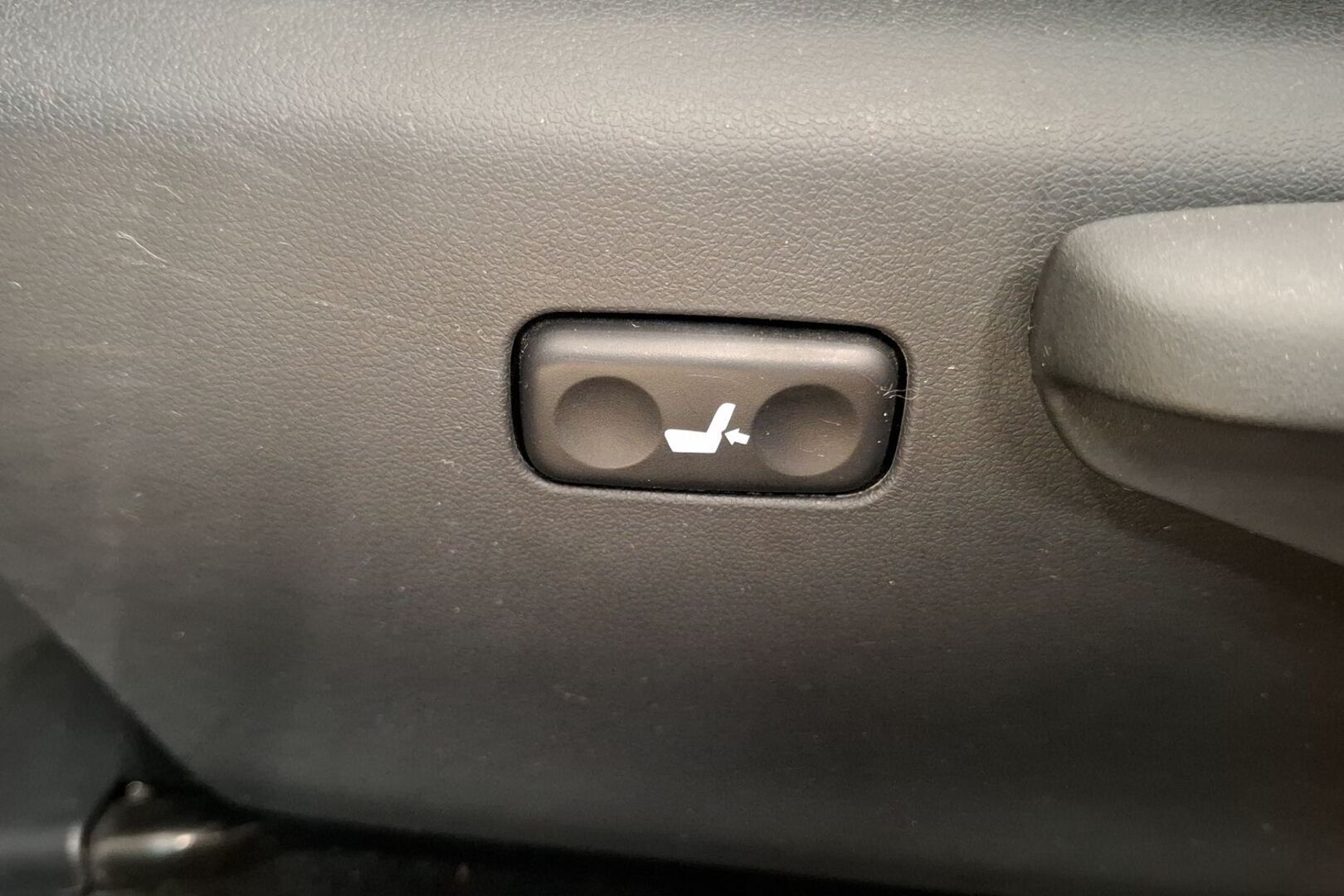 TOYOTA Auris 2016