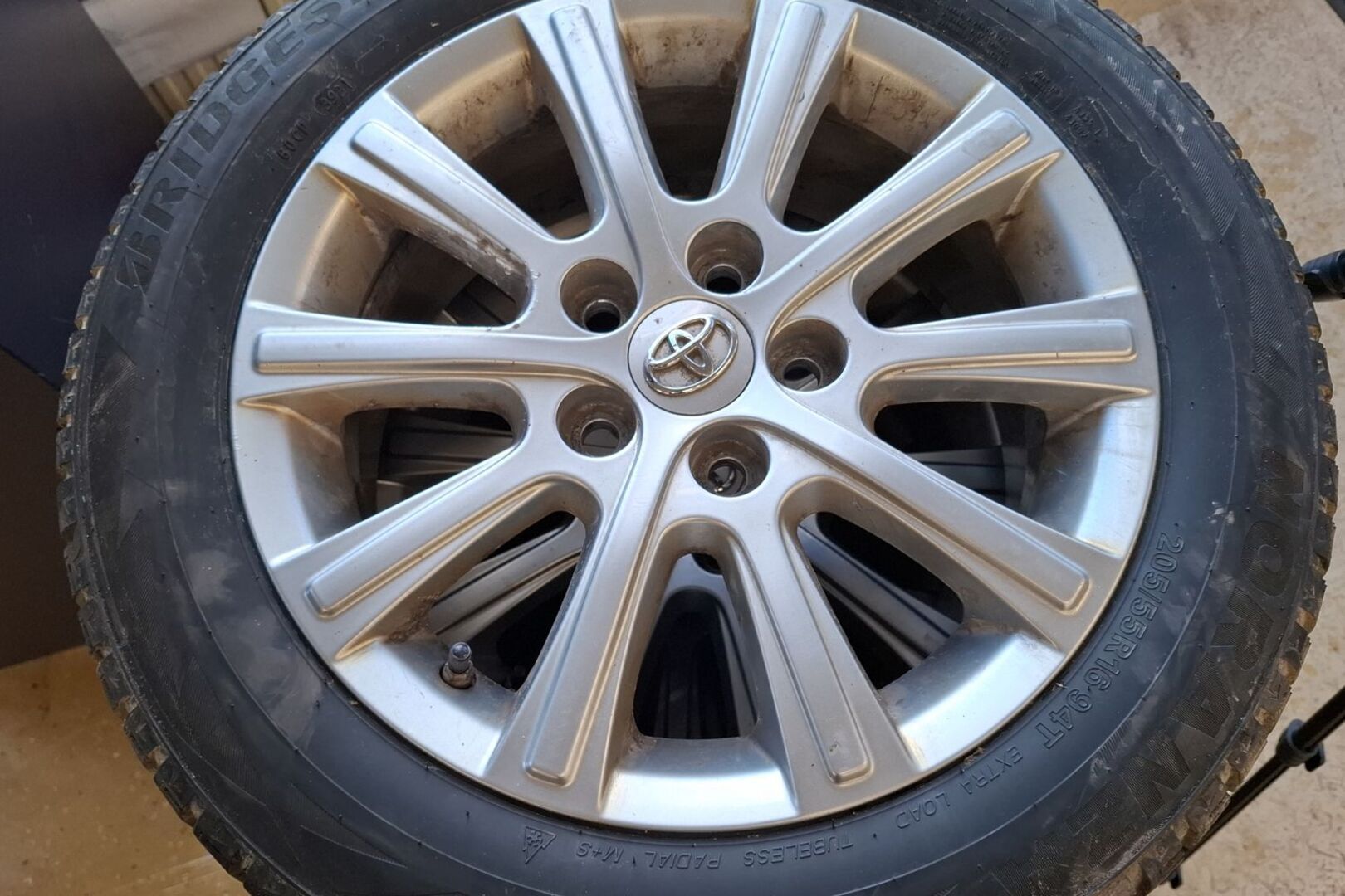TOYOTA Auris 2016