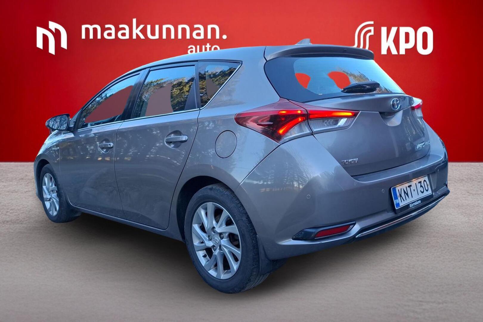 TOYOTA Auris 2016